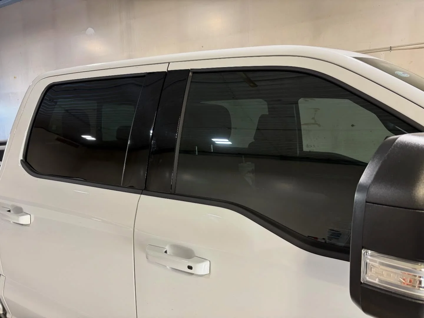 35% front &amp; rear tint
Even shade &bull; Less glare &bull; Cooler cabin
Clean install, no shortcuts.
Call or dm to book yours