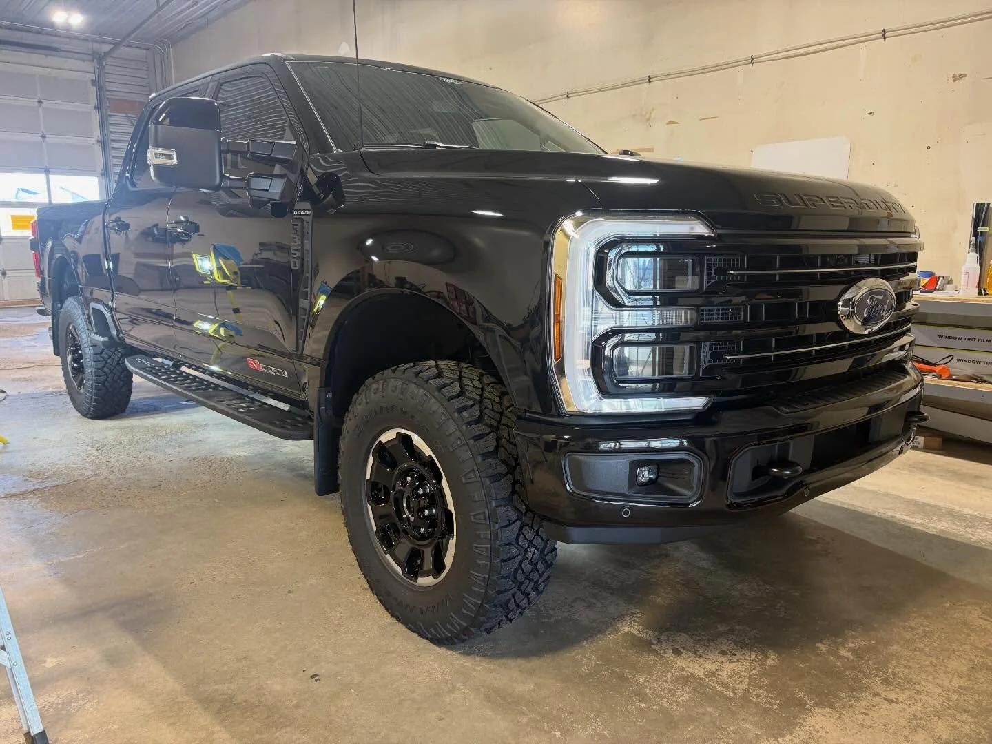 This brand new Tremor Platinum F350 came in for the Pick 6 Protection Package 💪

✔️ 6-Year Paint Protection
✔️ Plastic Trim Coating
✔️ Glass Coating
✔️ LVP Interior Protection
✔️ Wheel Face Coating

This one&rsquo;s now fully locked in with @systemx
