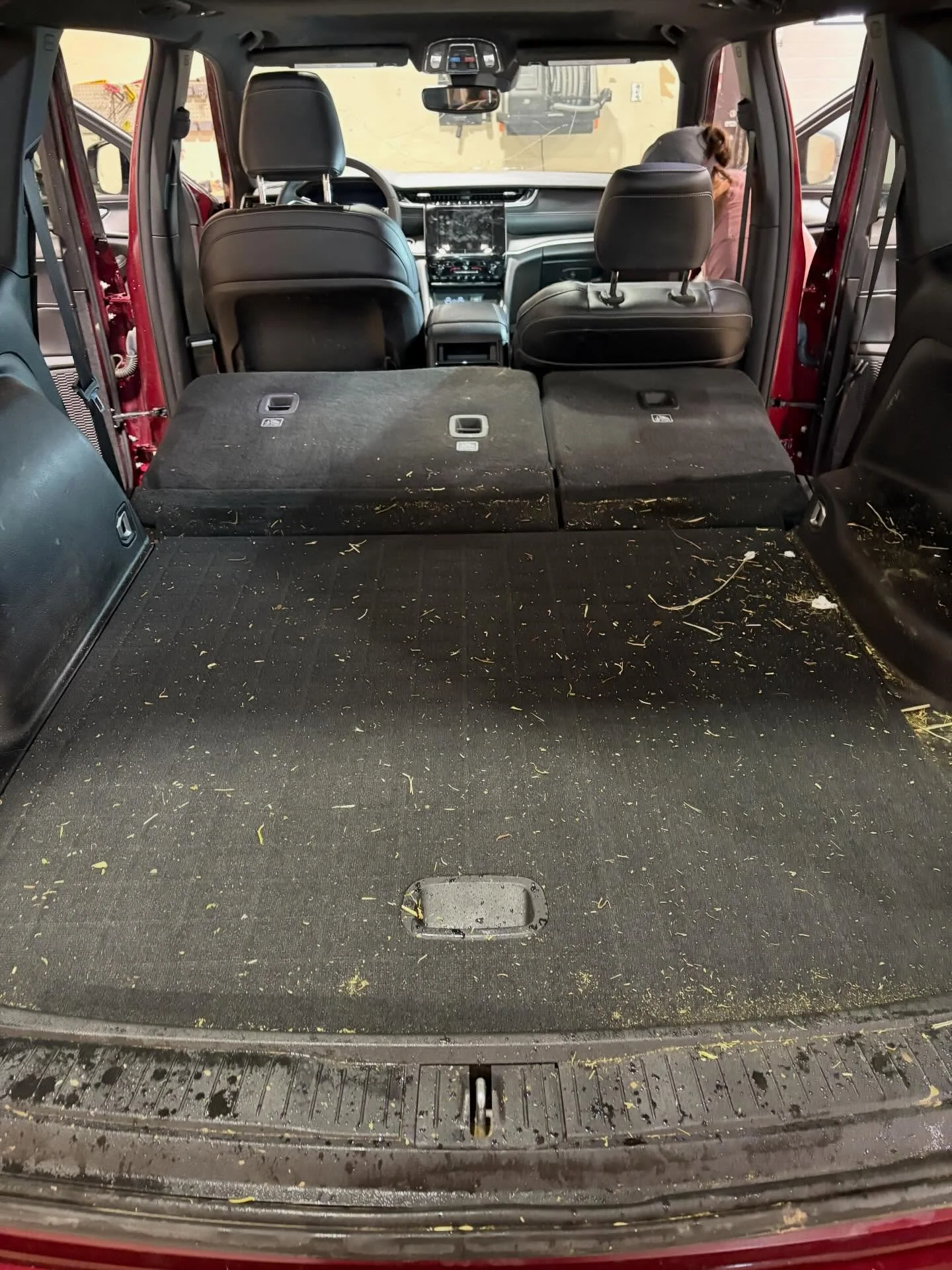 From hay, dirt and whatever else life throws at it&hellip; back to looking like it just rolled off the lot. 👌

This one got a full interior reset: deep vacuum, compressed air, scrubbed plastics, cleaned leather and a full cargo area rescue. No short