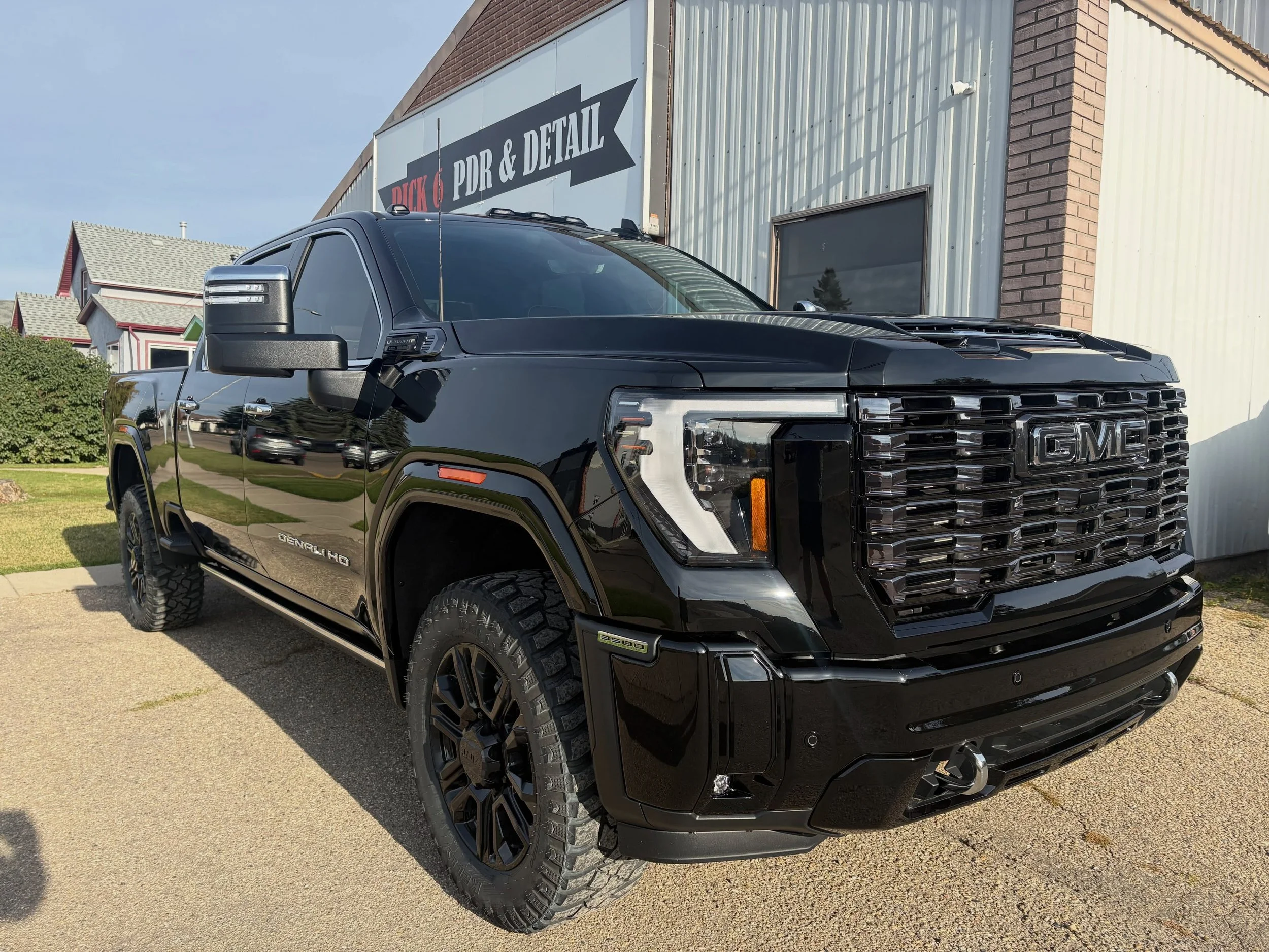 This GMC left the shop with PPF and ceramic coating, looking sharp and ready for the road. 👌

Paint protection film helps take the hit from rock chips, while ceramic coating adds gloss and makes washing easier.

We&rsquo;ve got openings Tuesday, Thu