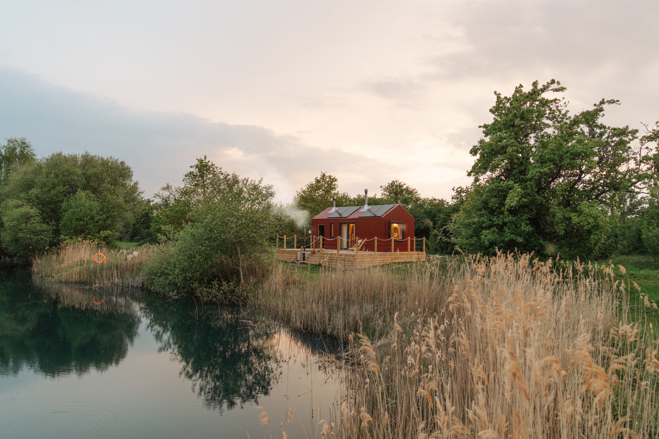 Red Cabin - Oare - 2.jpg