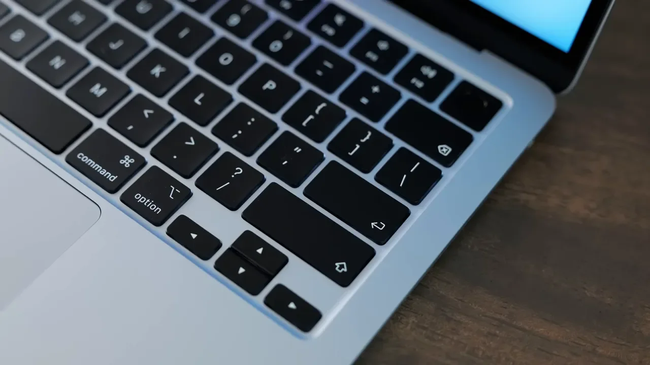 Apple M5 MacBook Air Review: Why It’s the Best Choice for Most Users