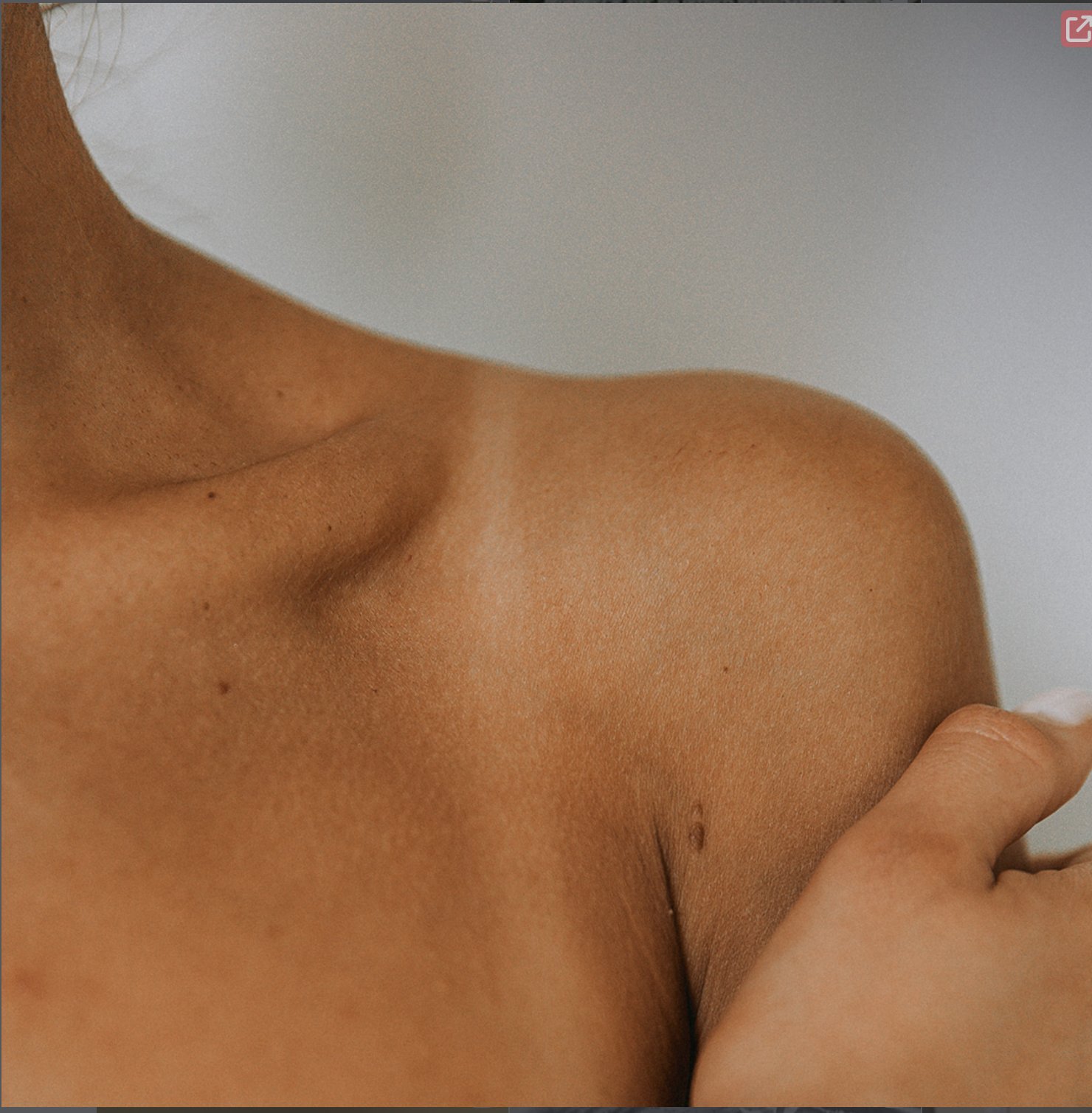 Brumisation autobronzante (spray tan) : "Brumisation autobronzante spray tan au Centre Thérapeutique Griffintown (CTG), 1195 rue Wellington local 203, Montréal QC H3C 1W1"