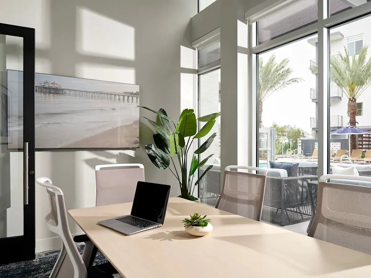 imgi_662_picerne_blu 2023_business center_conference room.jpg