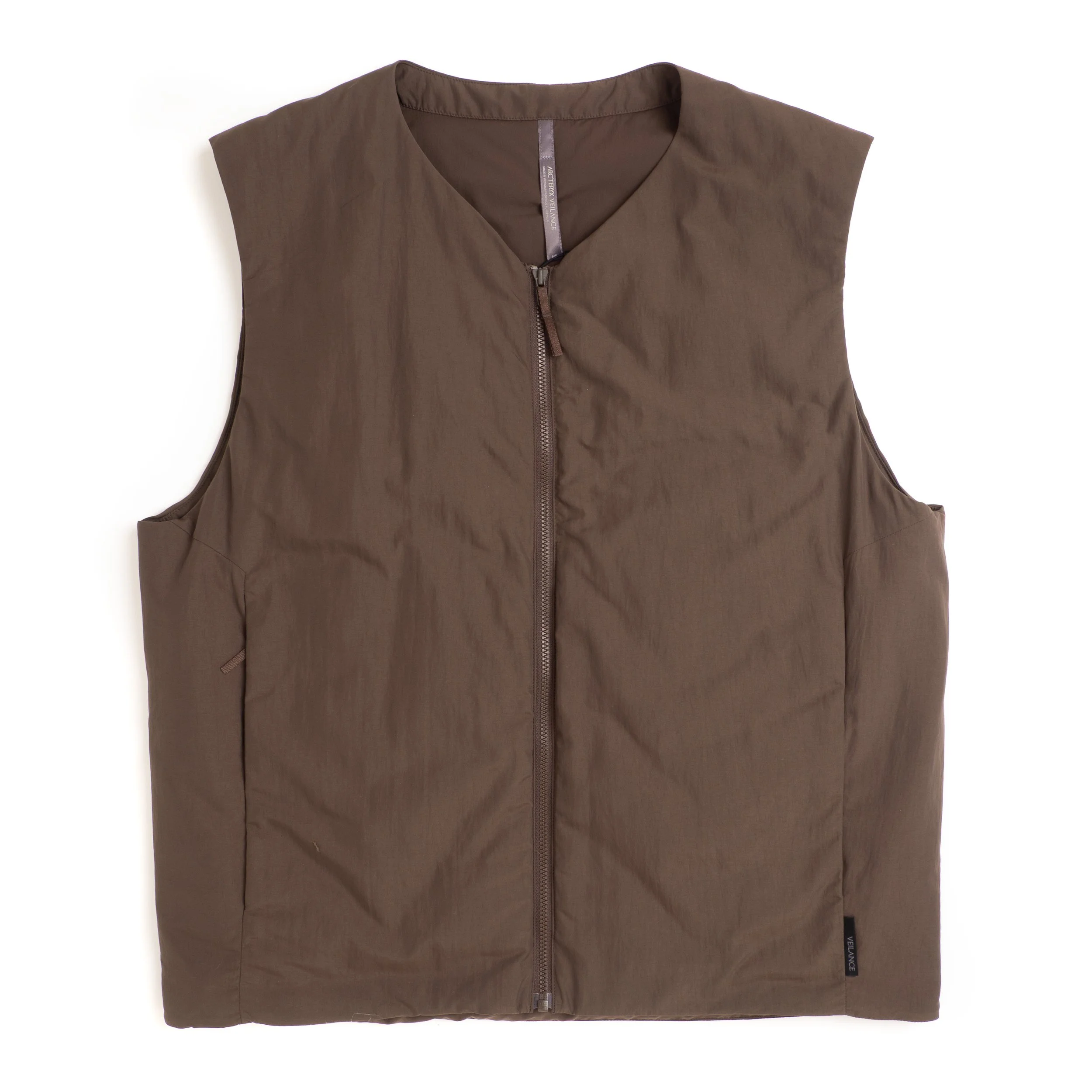 VEILANCE-Naroda-Ins-Vest-Sable-01.jpg