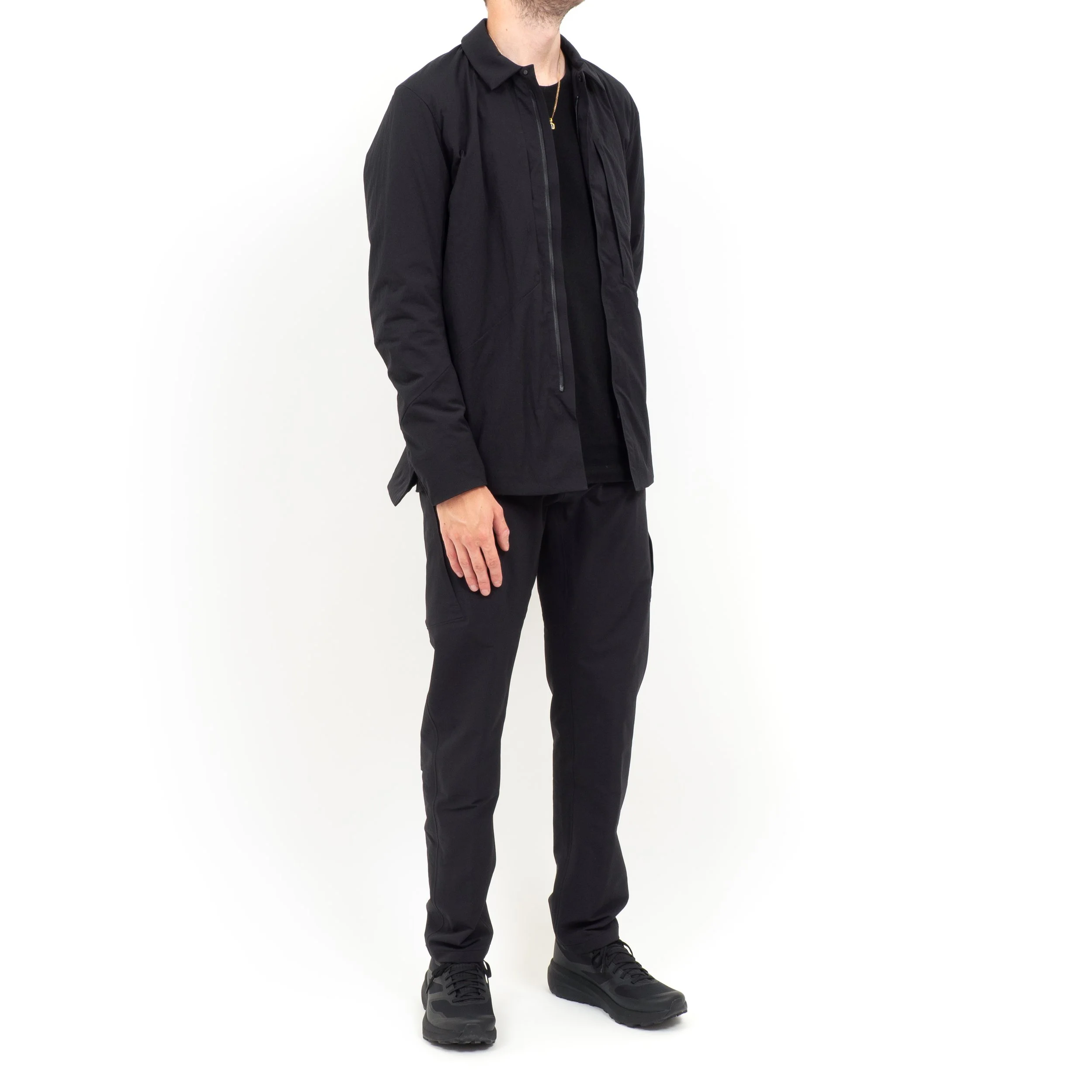 AV-Mionn-IS-OS-Black-OB-01.jpg