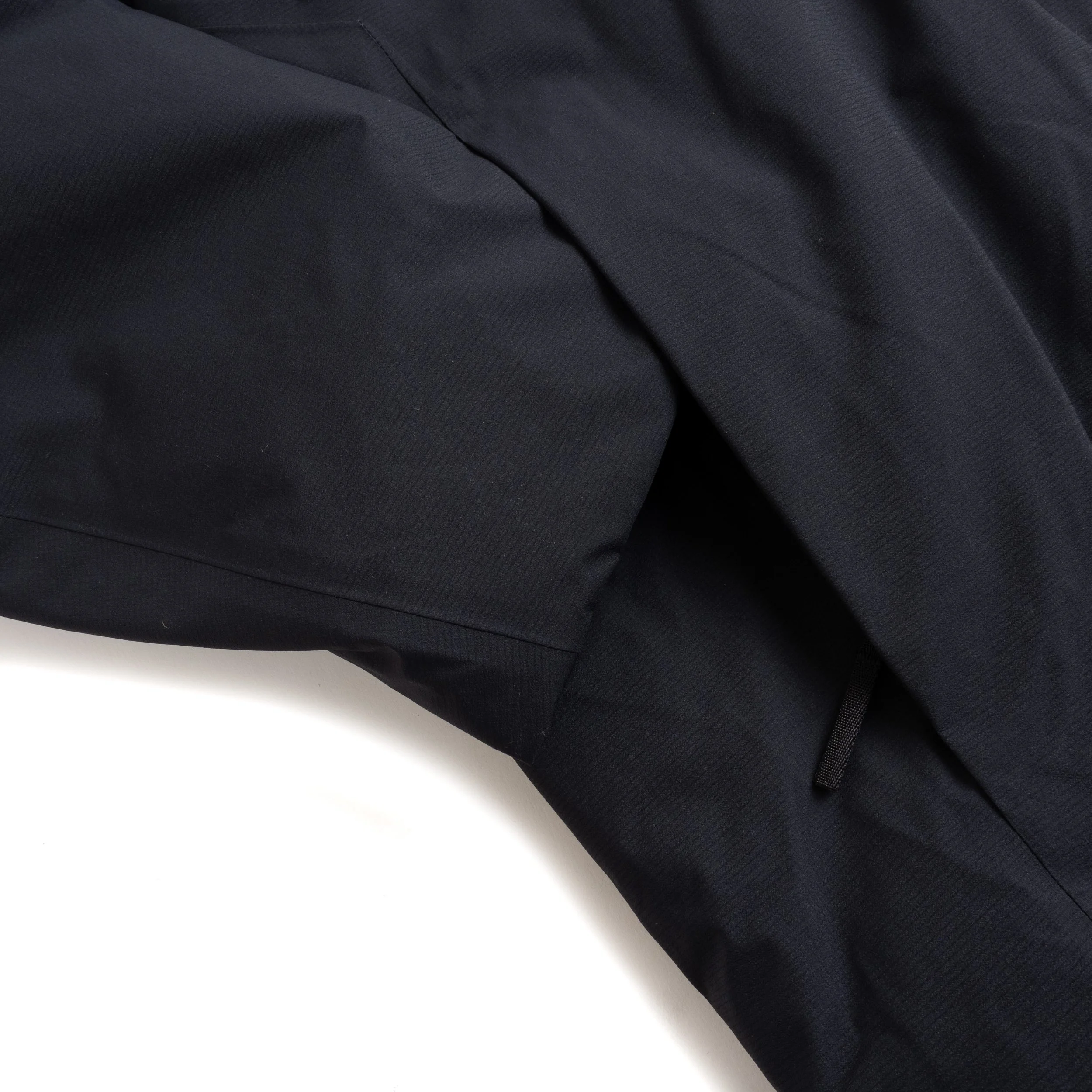 VEILANCE-Euler-ins-jacket-black-04.jpg