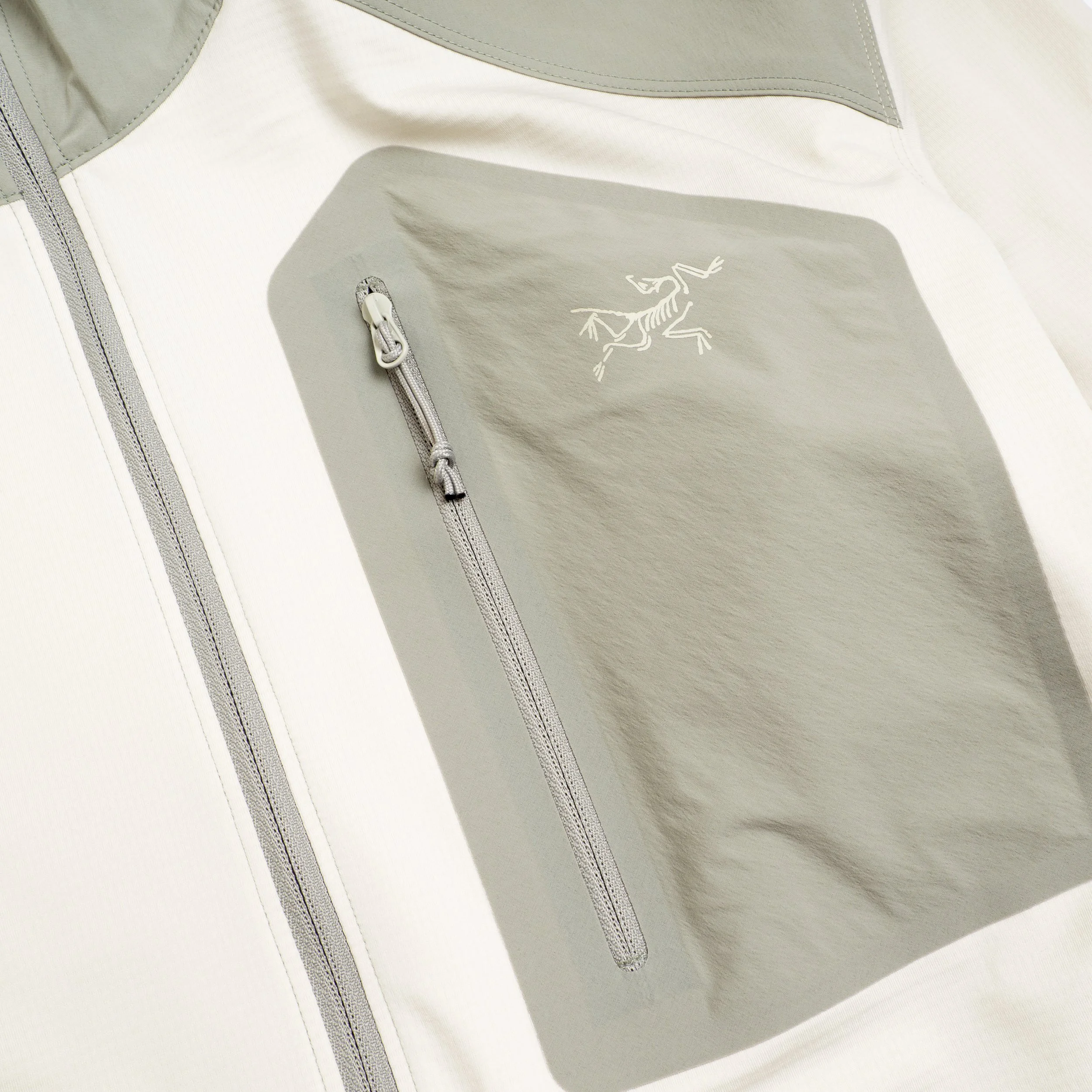 Arc-Konseal-SL-Hoody-Habitat-04.jpg