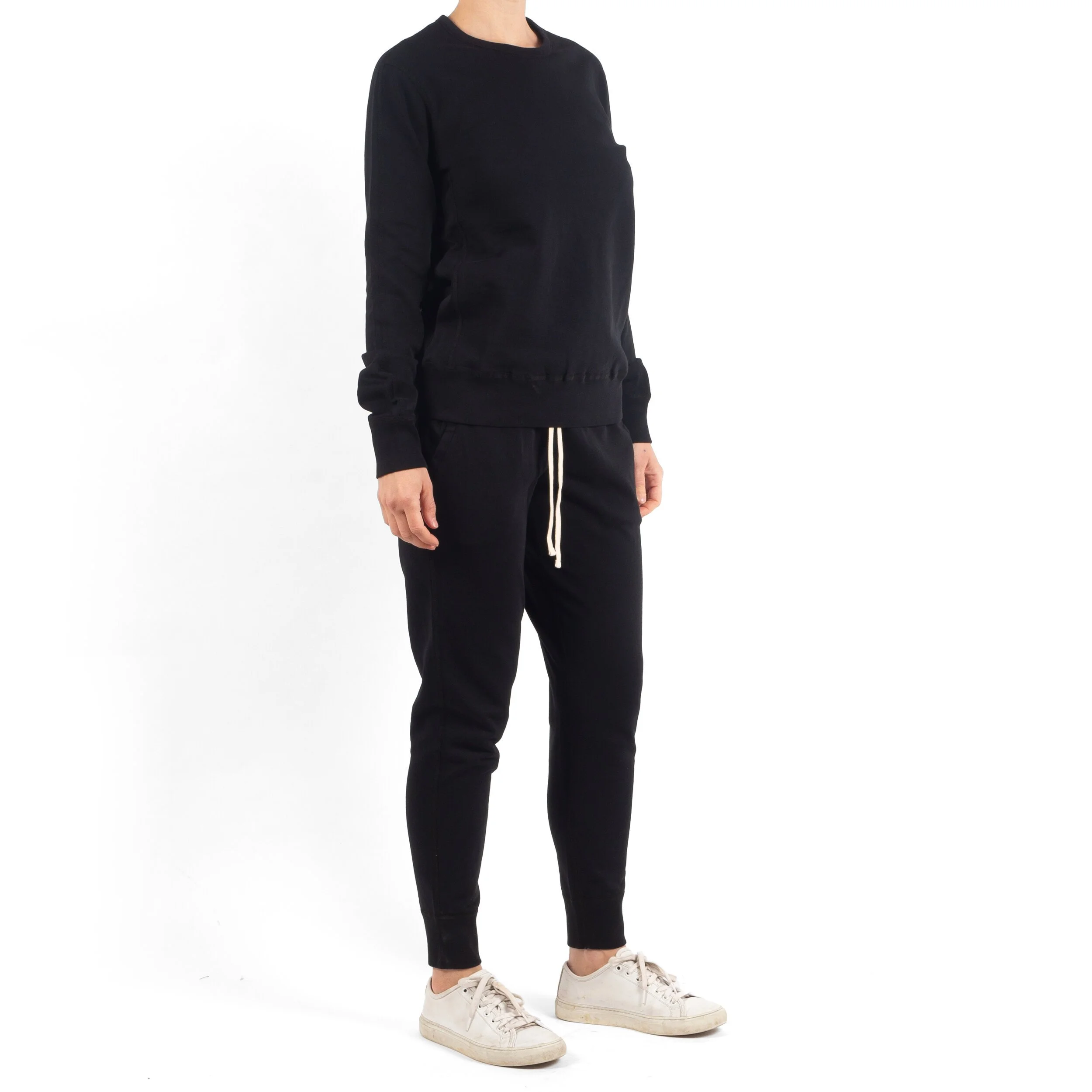 RC-WMNS-Crew-Black-OB-01.jpg