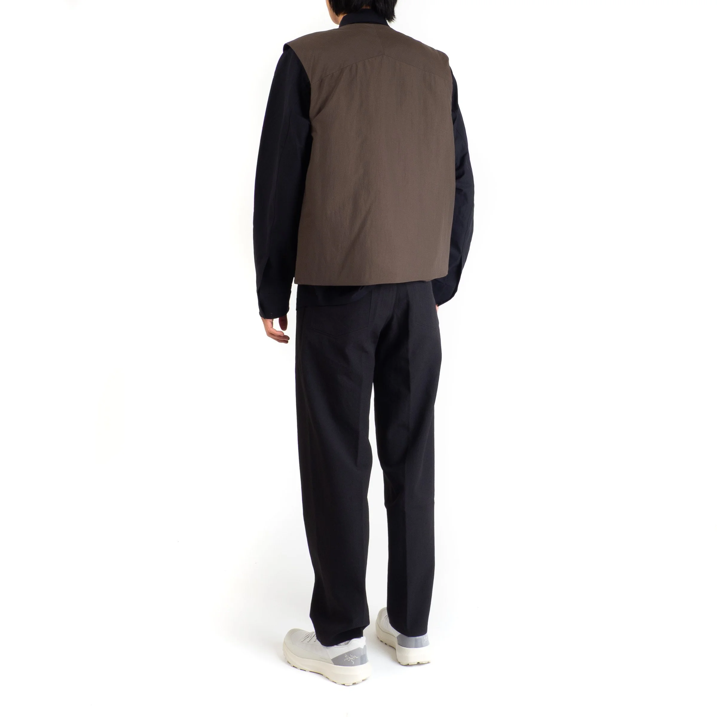 VEILANCE-Naroda-Ins-Vest-Sable-03.jpg