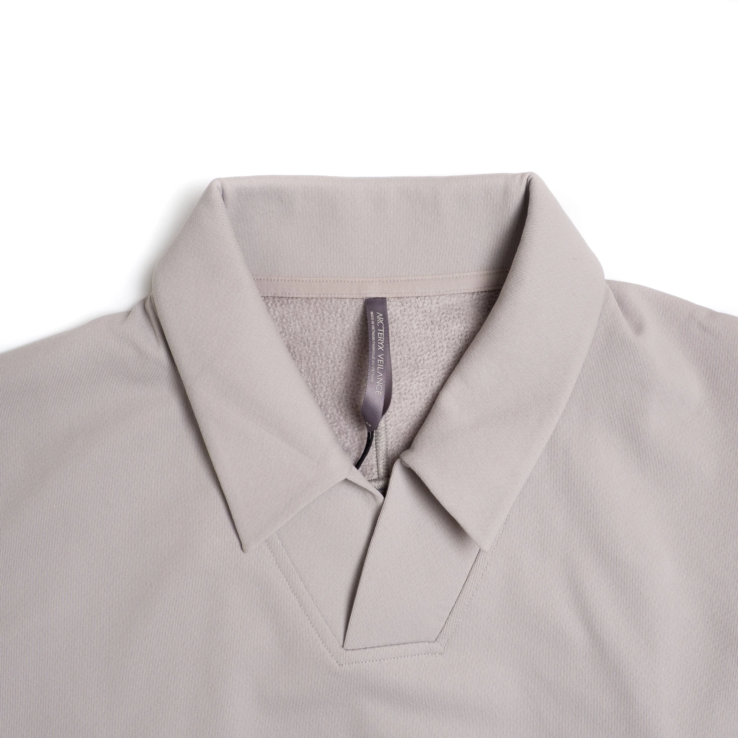 VEILANCE-Consola-Fleece-Silkstone-04.jpg