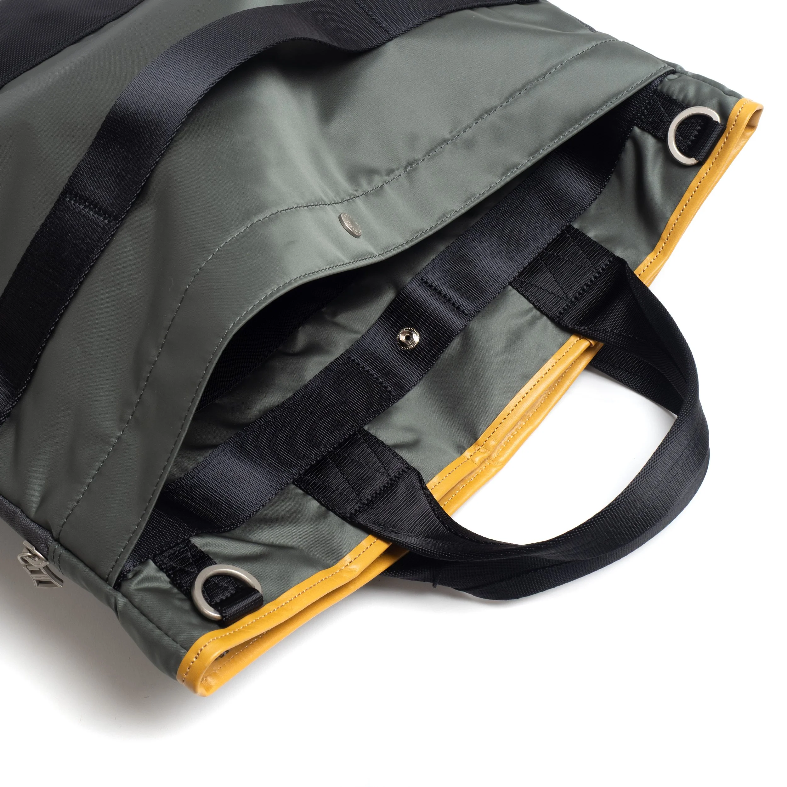 MP-Rouge-Helmet-Bag-Khaki-03.jpg