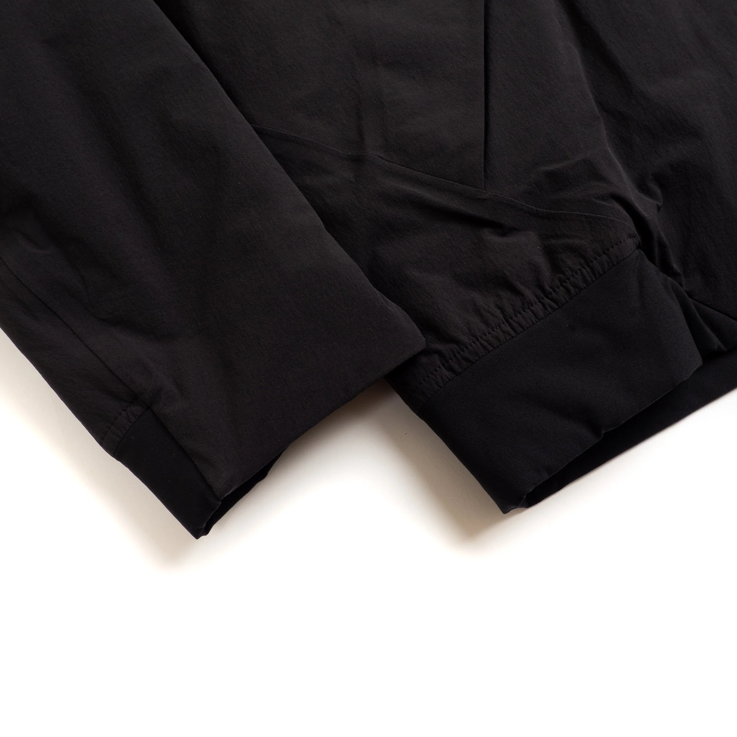 VEILANCE-Diode-Ins-Bomber-Black-05.jpg