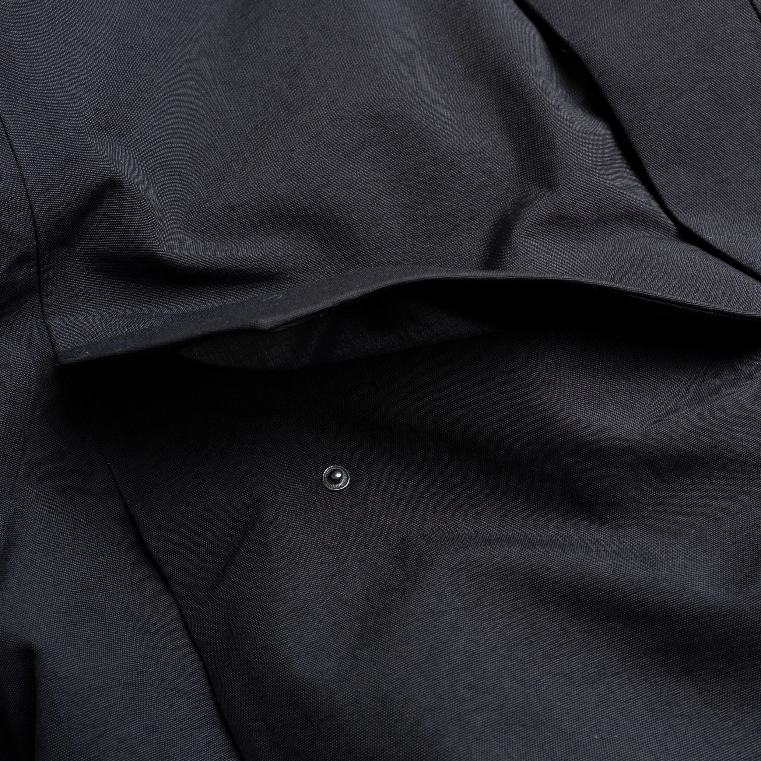 Arc-Therme-Down-Jacket-Black-05.jpg