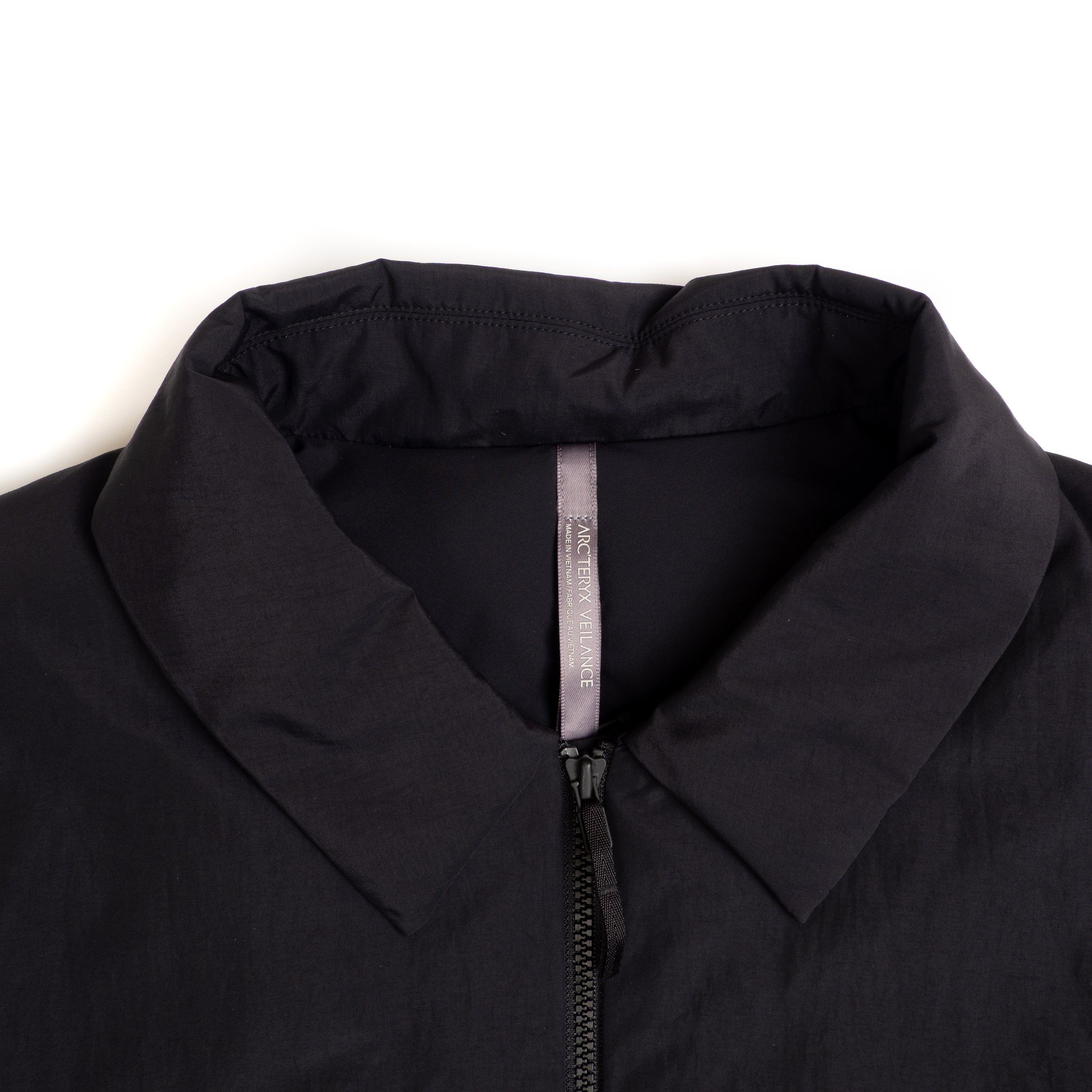 VEILANCE-Naroda-Ins-Jacket-Black-04.jpg