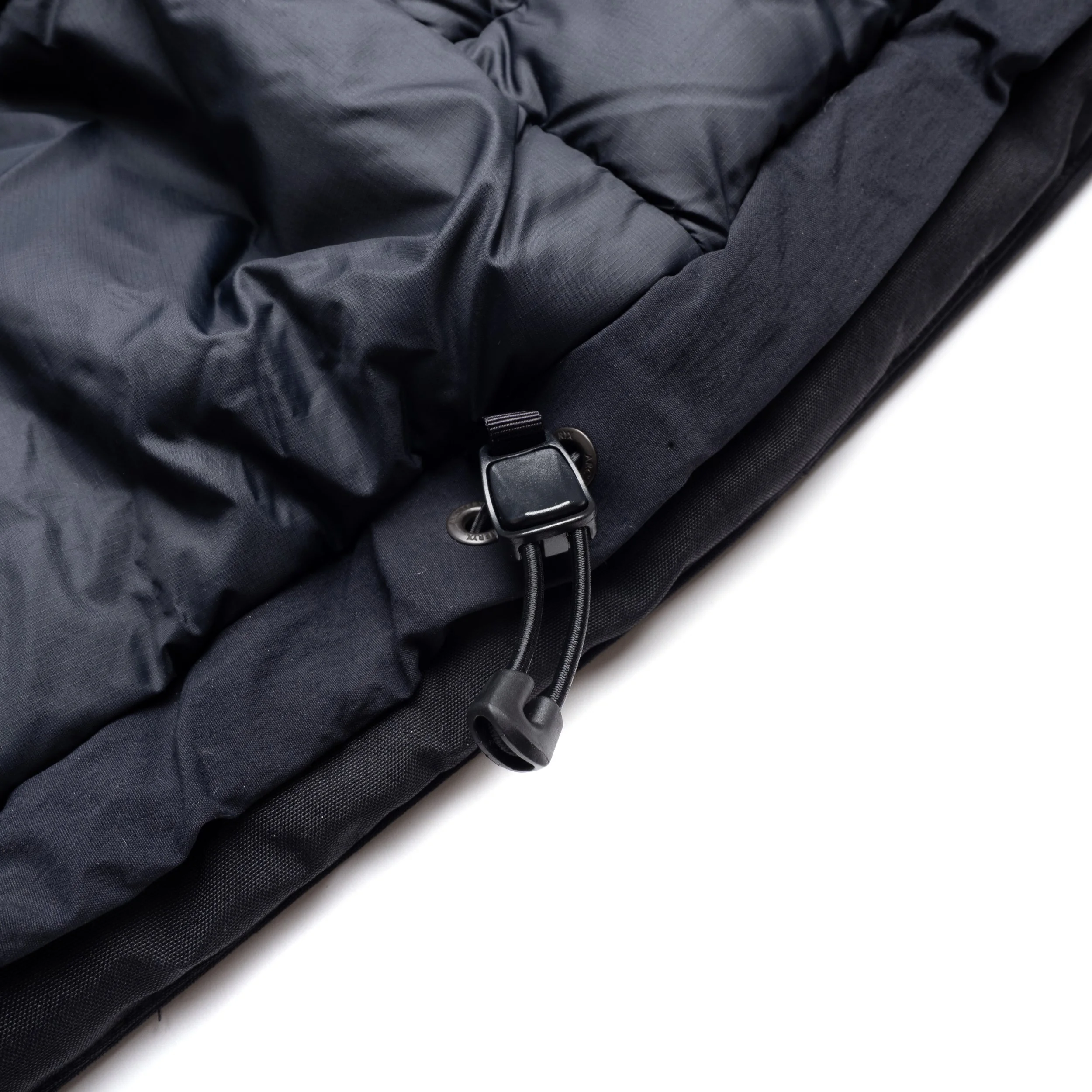 Arc-Therme-Down-Jacket-Black-08.jpg