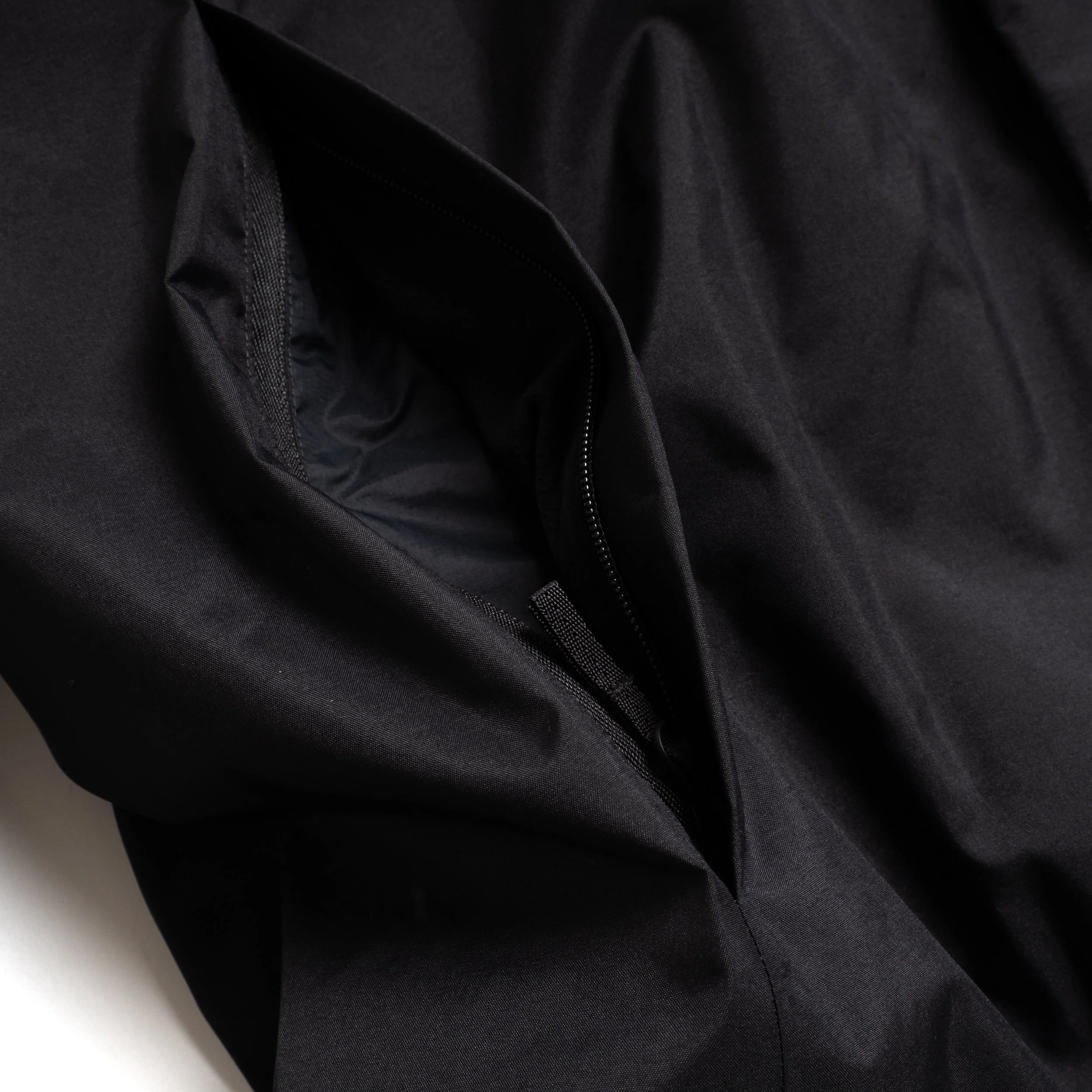 VEILANCE-Spere-IS-Jacket-Black-02.jpg