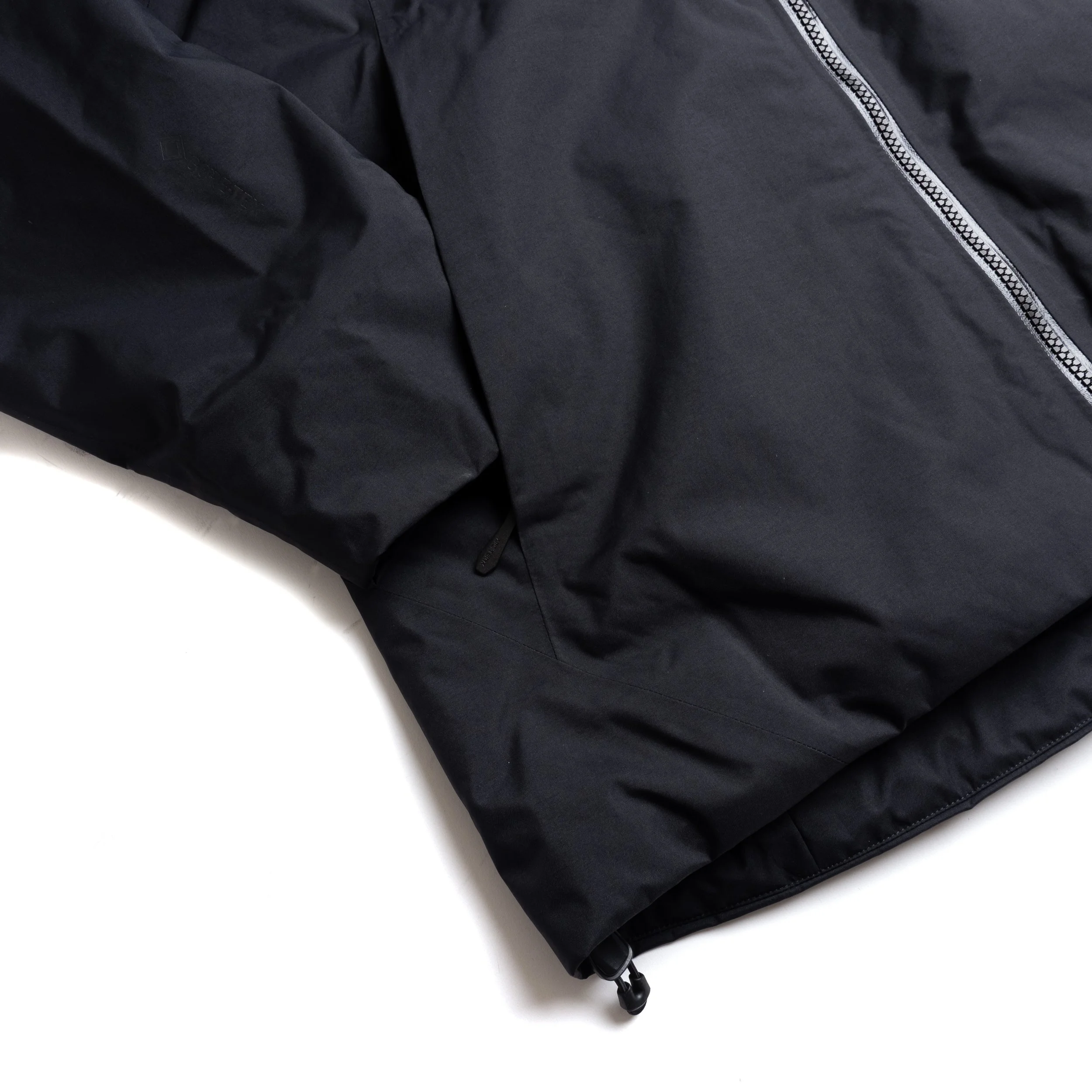 Arc-Ralle-Ins-Jacket-Black-05.jpg