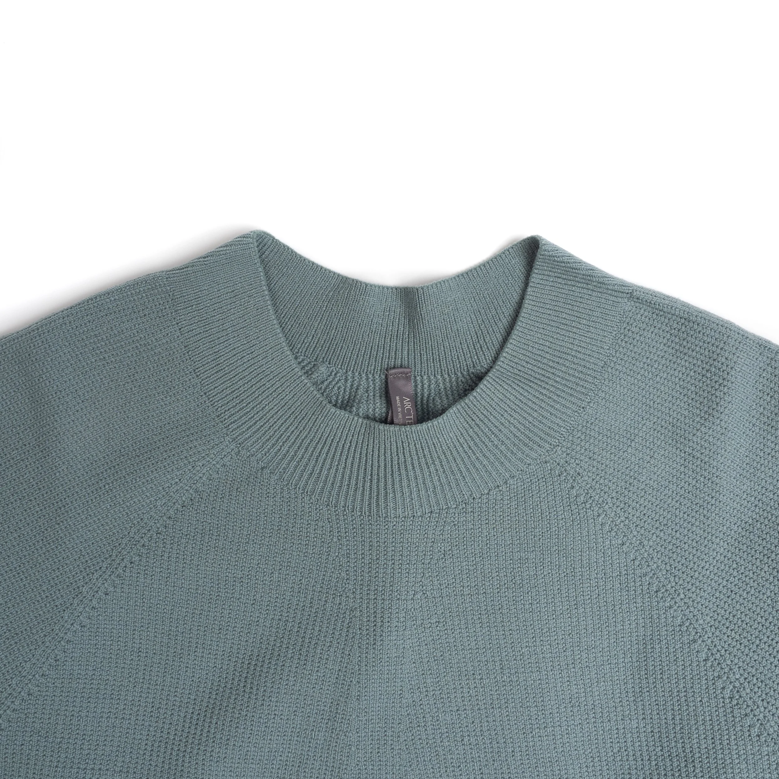 VEILANCE-ConicWool-Midlayer-matsu-04.jpg