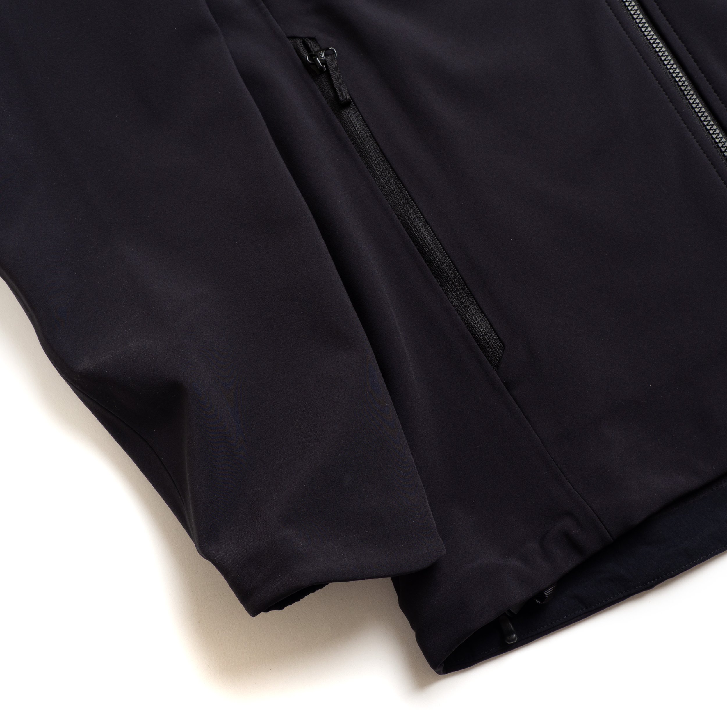 arc-gamma-mx-hoodie-black-06.jpg