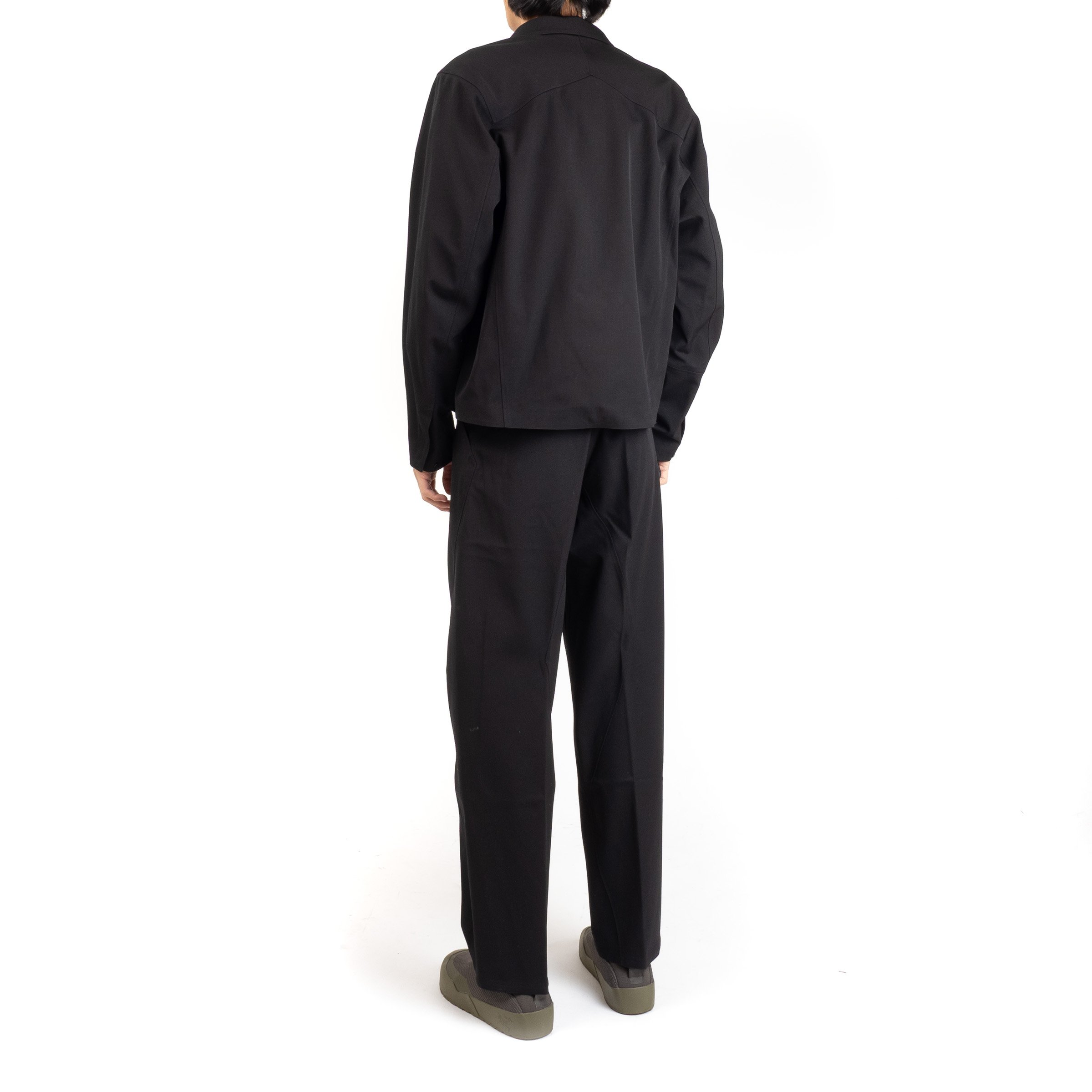 VEILANCE-voronoi-wool-jacket-black-03.jpg