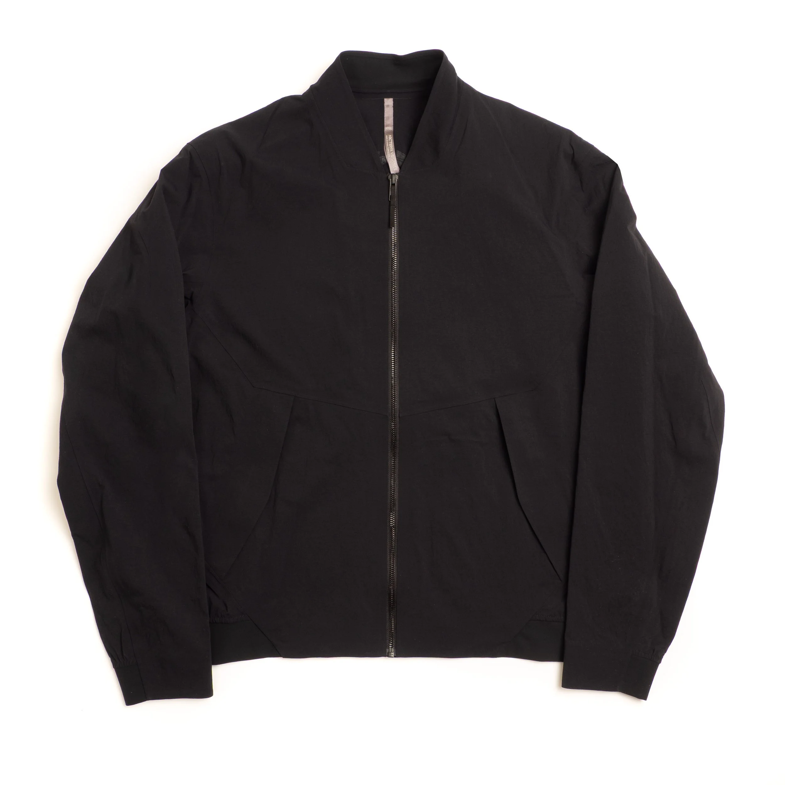 Veilance-Diode-BomberJacket-Black-01.jpg