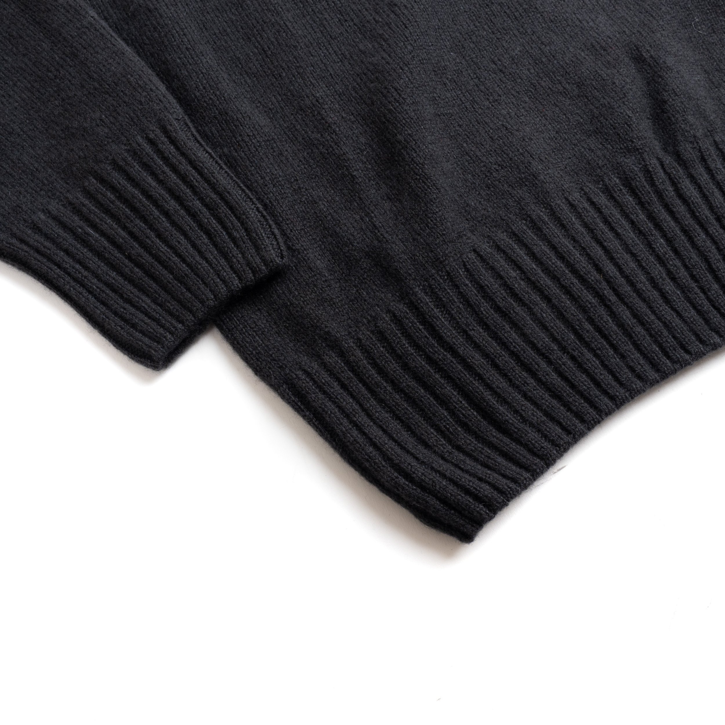 MH-Yak-Sweater-Asphalt-05.jpg