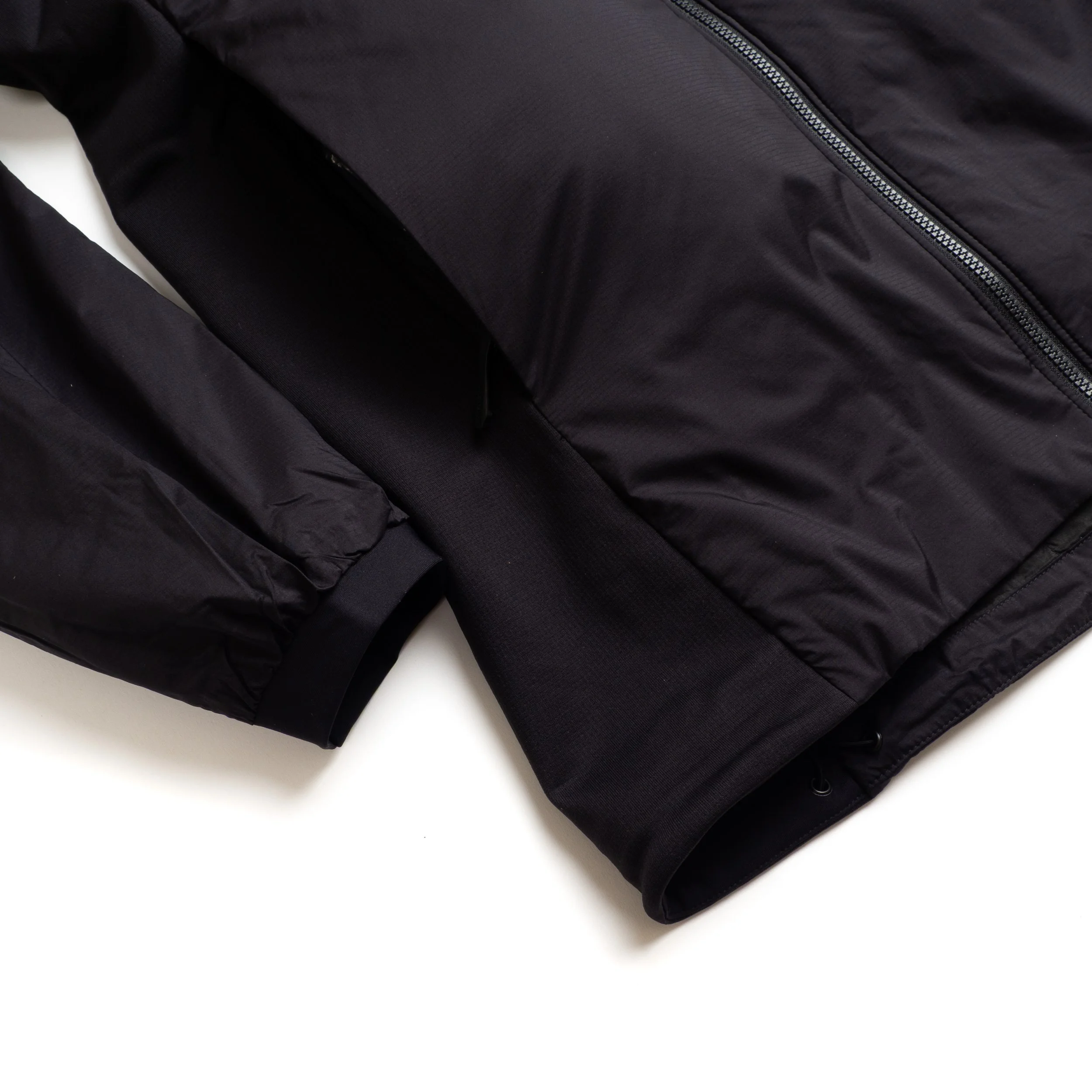 arc-atom-hoodie-black-05.jpg