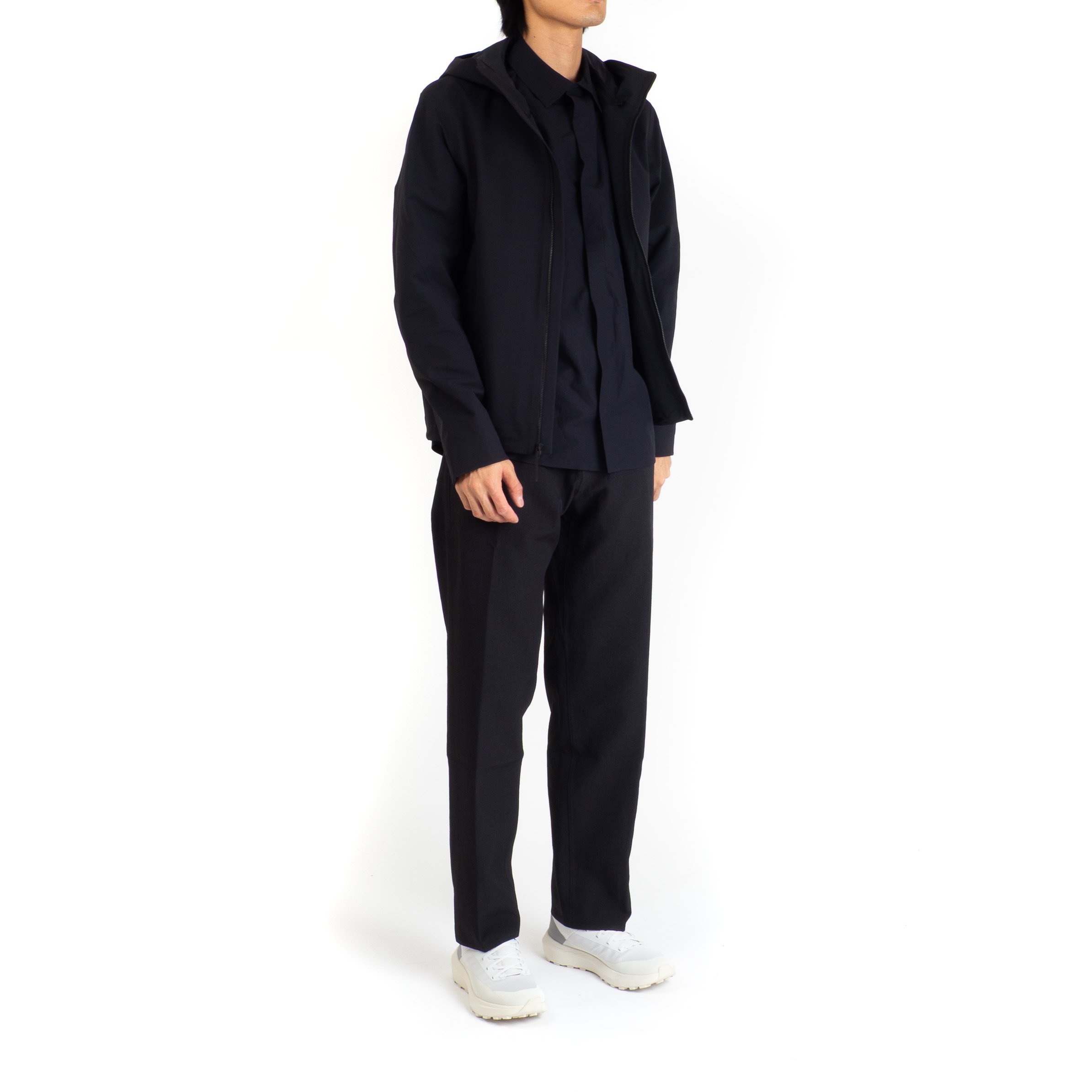 VEILANCE-Isogon-Hoodie-Black-02.jpg