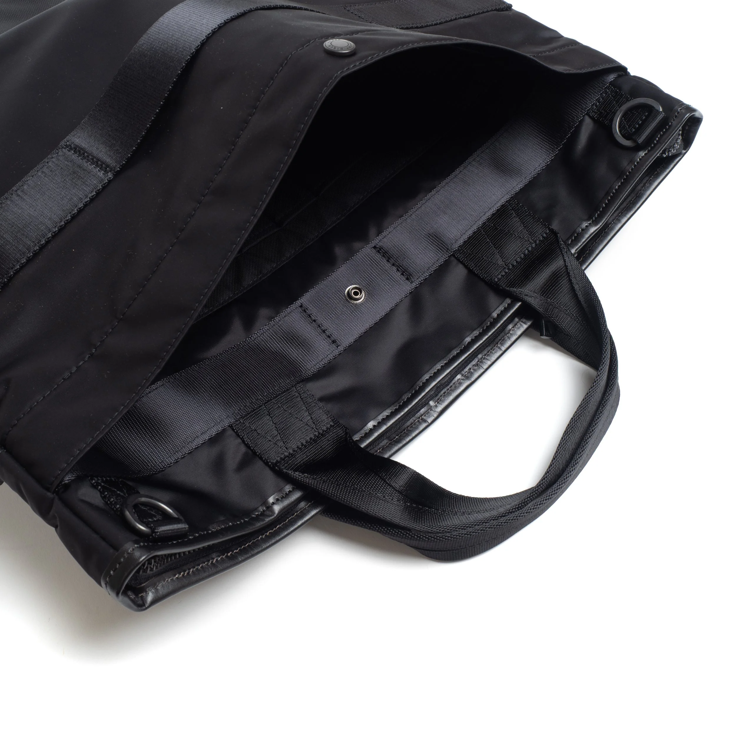 MP-Rouge-Helmet-Bag-Black-03.jpg