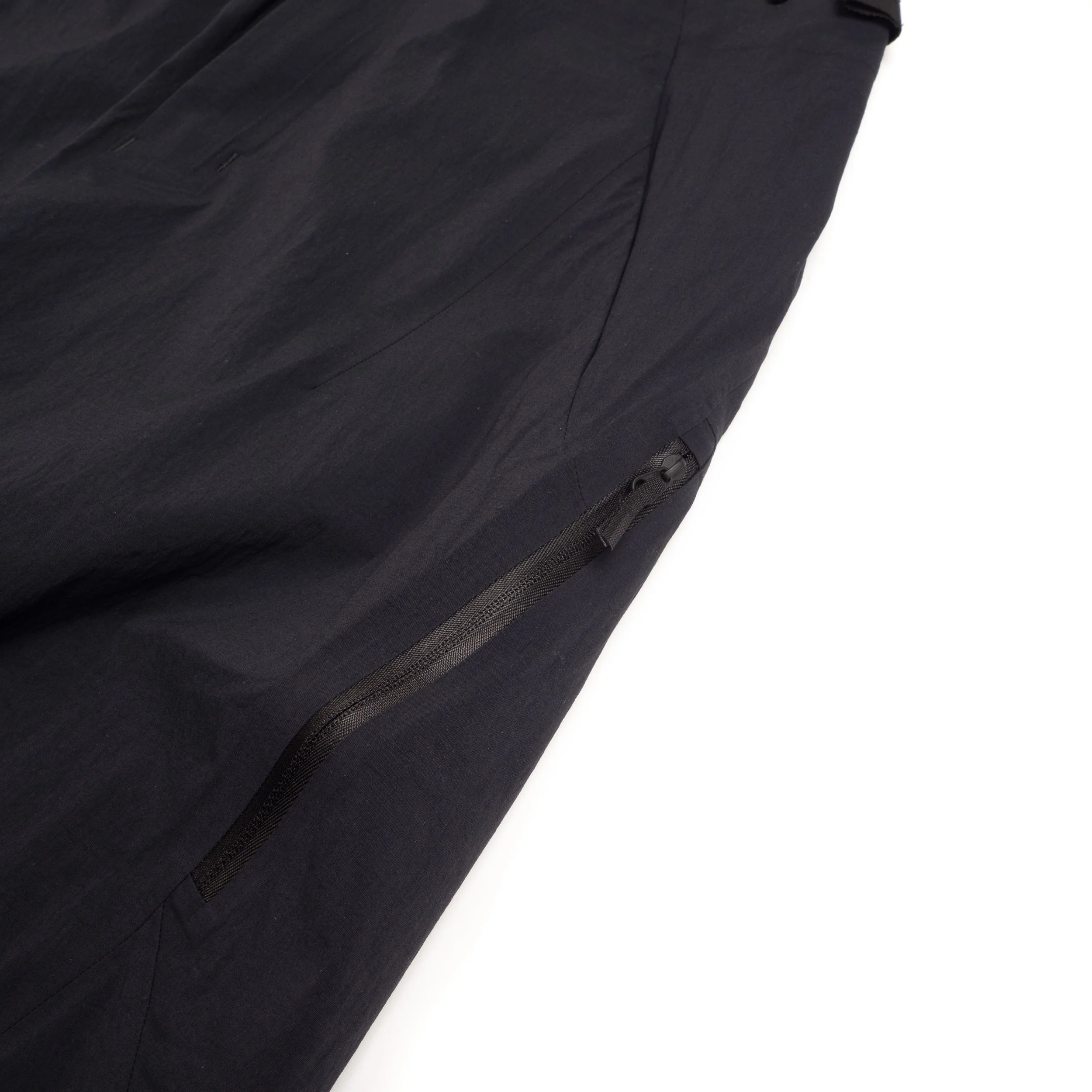 Veilance-Spere-CargoPant-Black-05.jpg