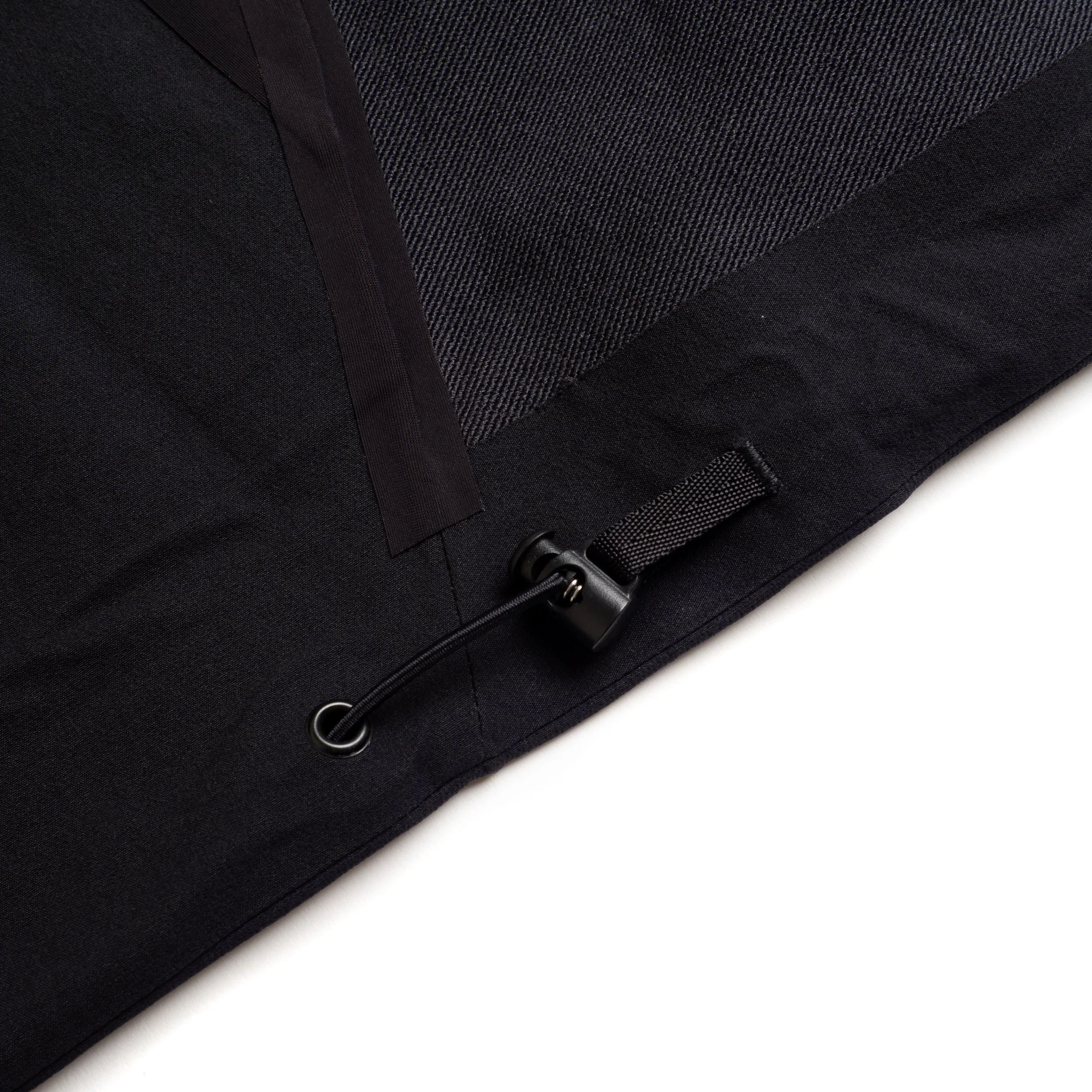 VEILANCE-Isogon-Hoodie-Black-08.jpg