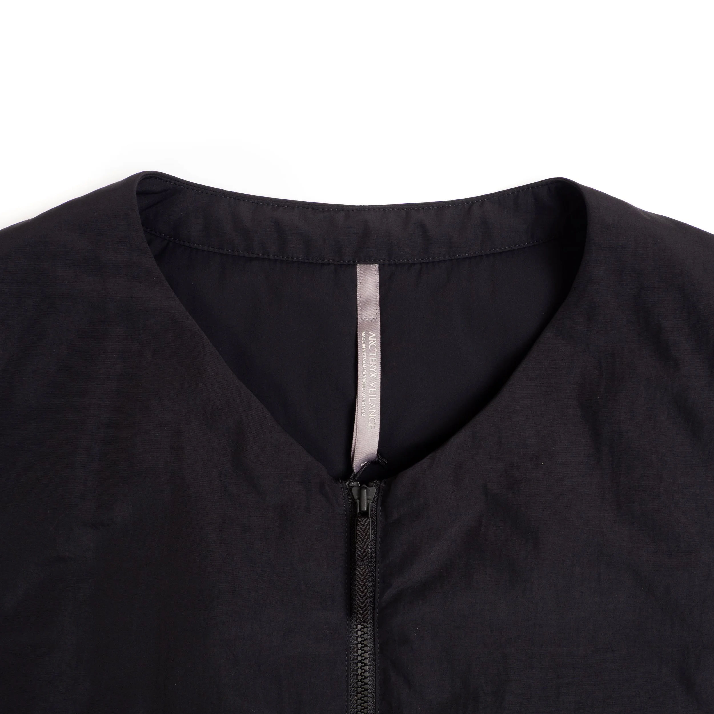 VEILANCE-Naroda-Ins-Vest-Black-04.jpg