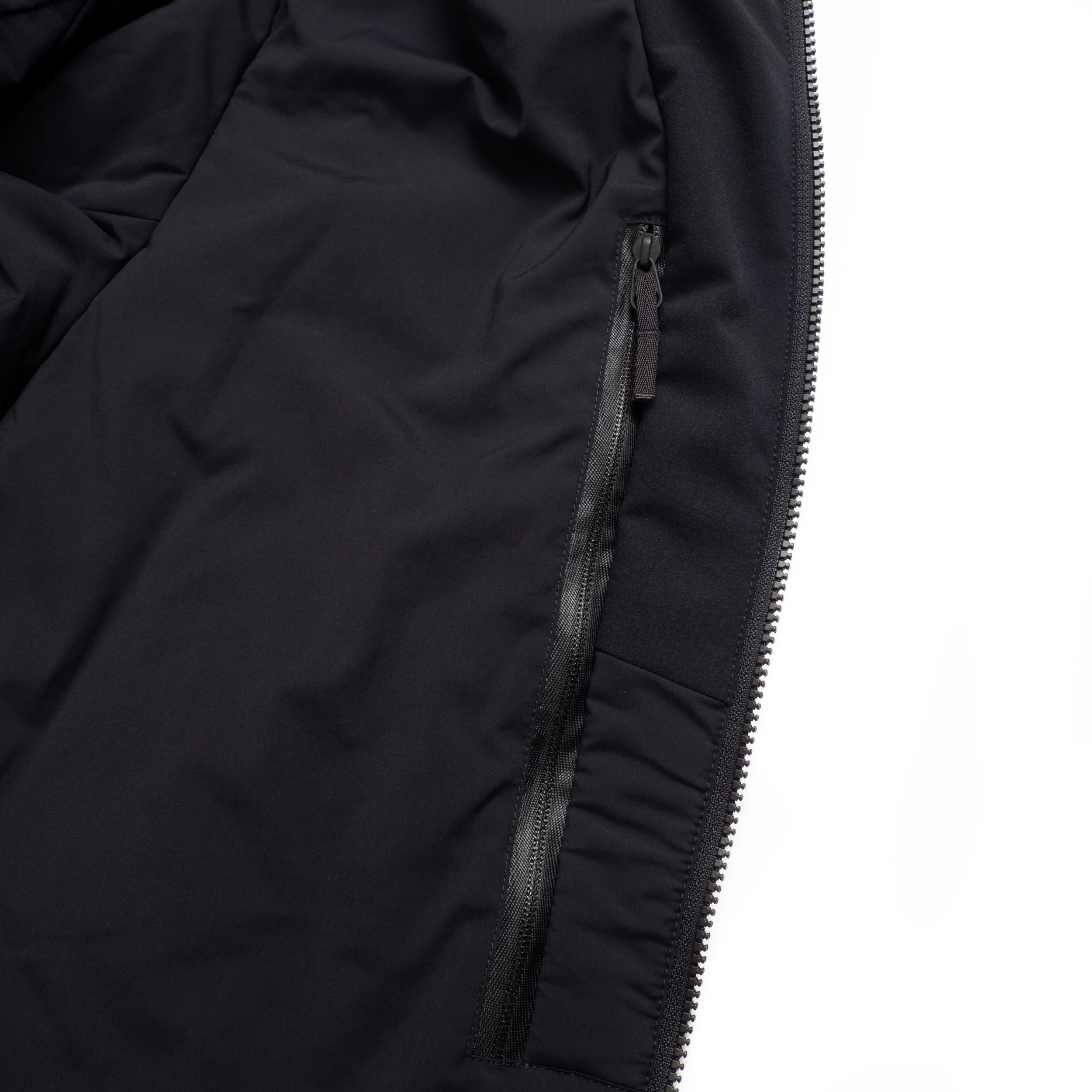 VEILANCE-Mionn-Ins-Jacket-Black-05.jpg