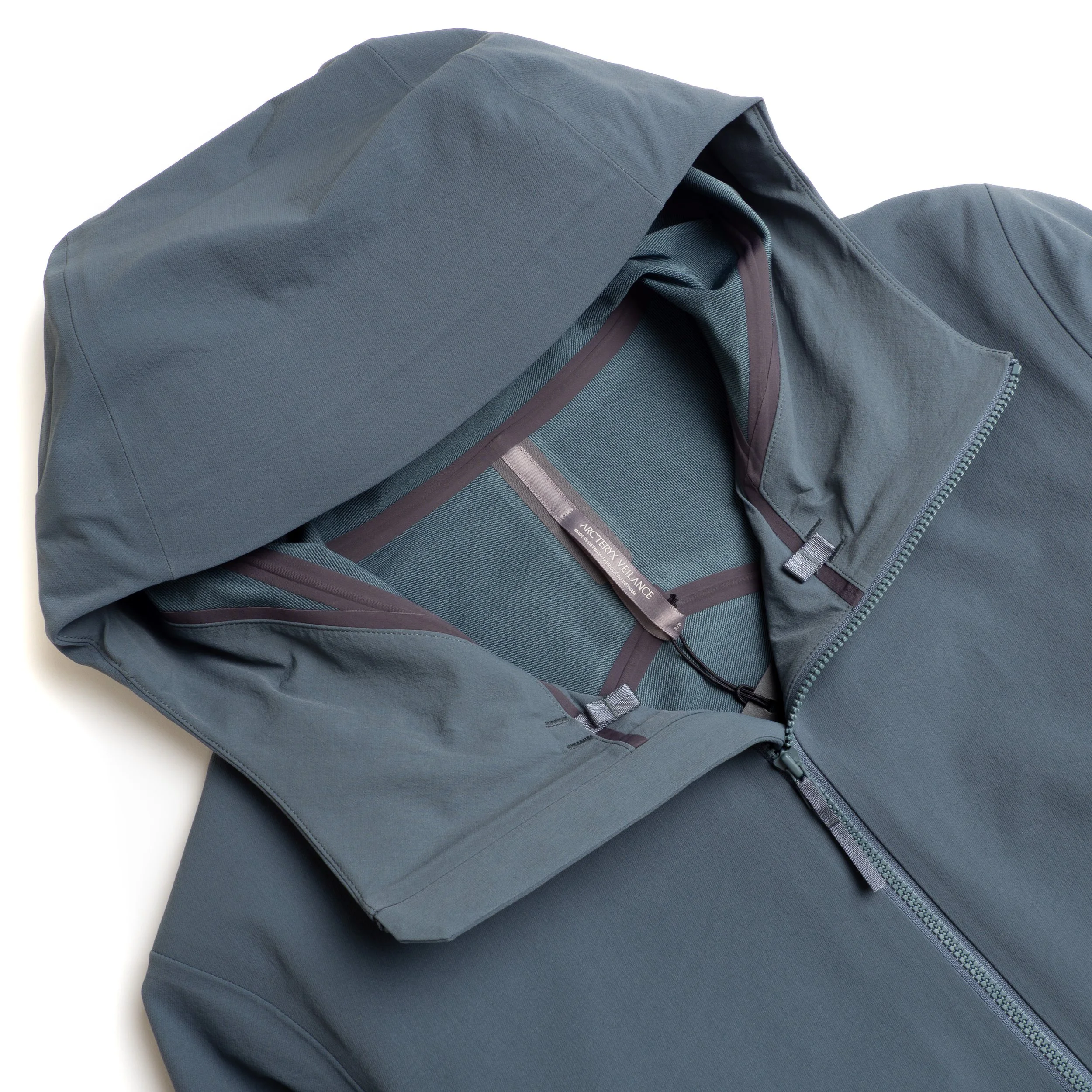 VEILANCE-Isogon-Hoodie-Neptune-04.jpg