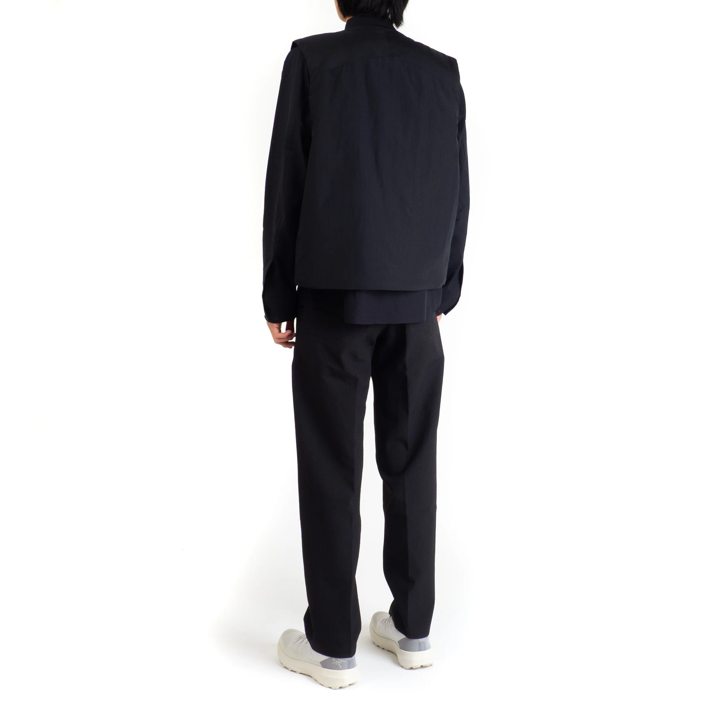 VEILANCE-Naroda-Ins-Vest-Black-03.jpg