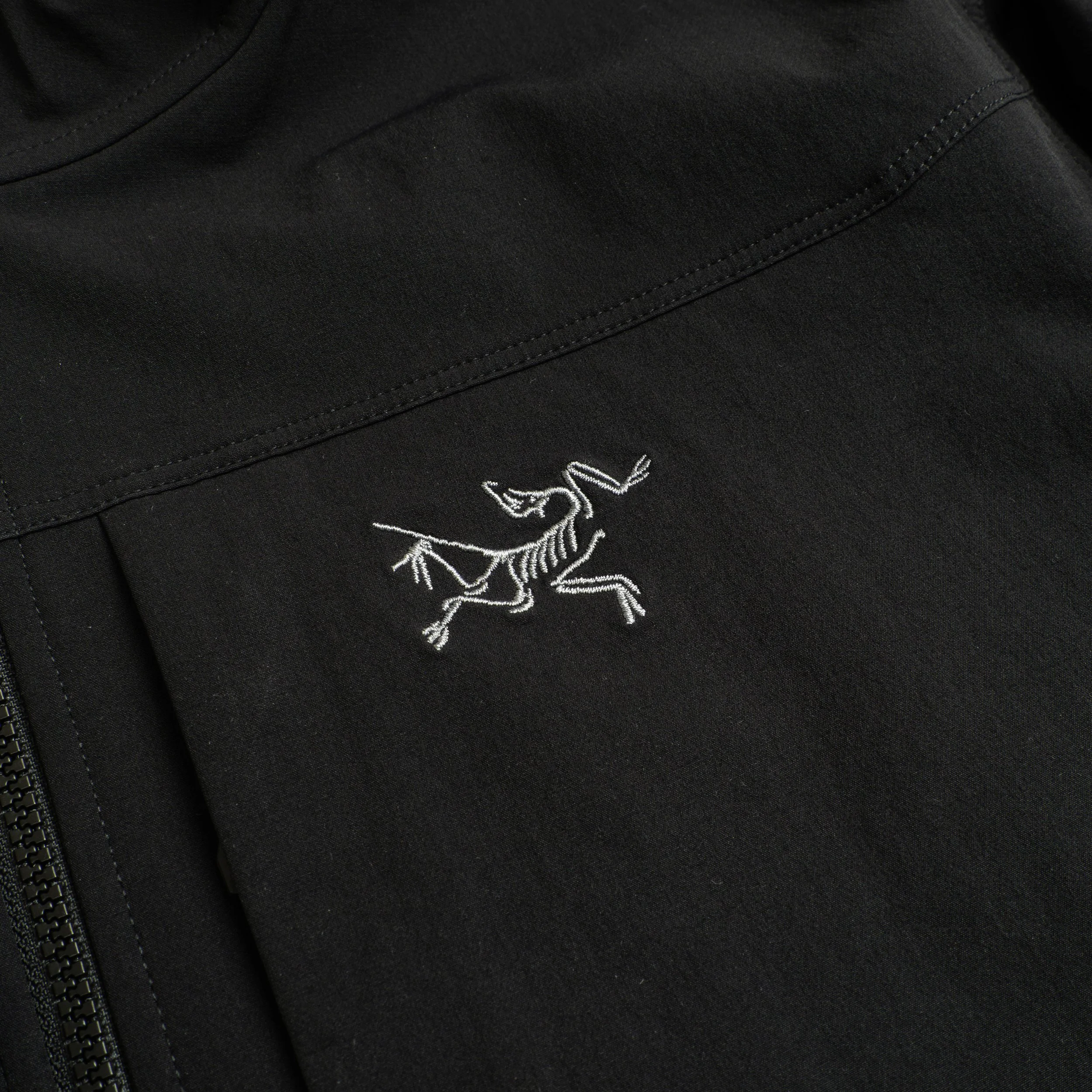 Arc-Gamma-Hoody-Black-09.jpg