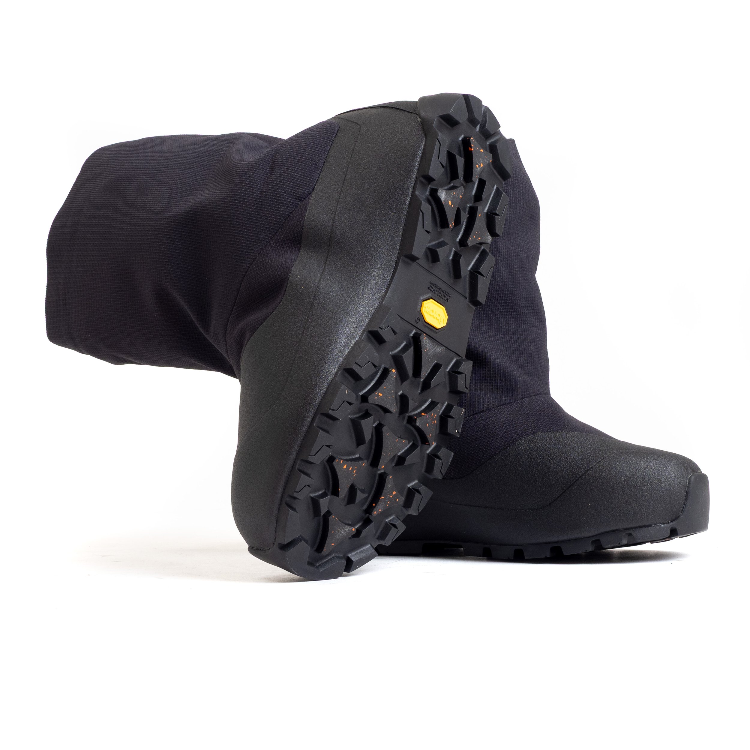 arc-postour-black-02.jpg