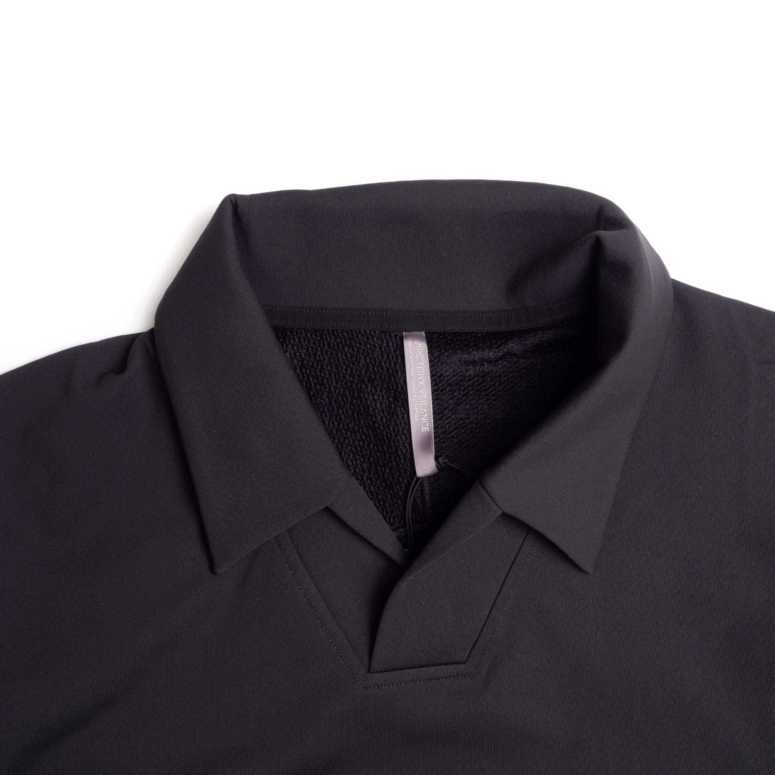 VEILANCE-Consola-Fleece-Black-04.jpg