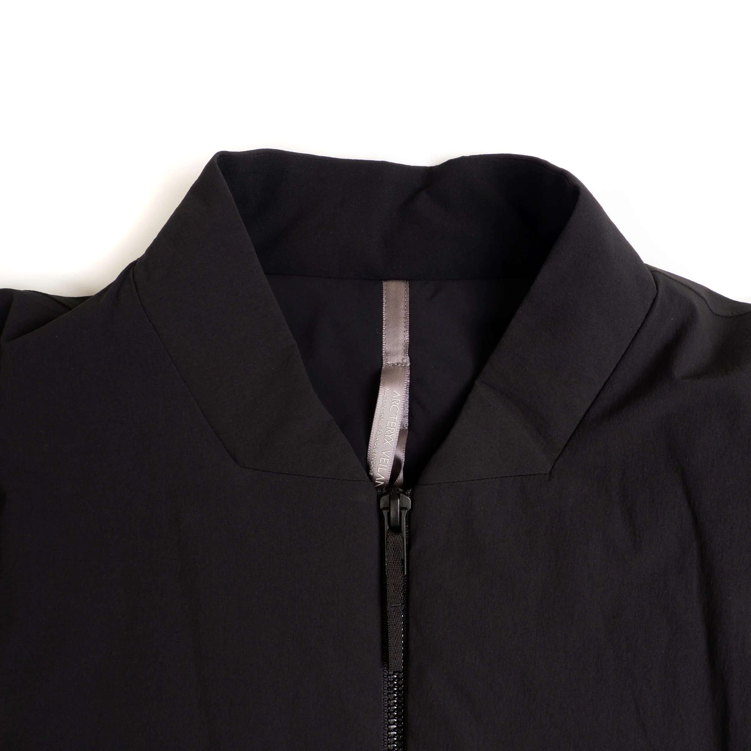 VEILANCE-Diode-Ins-Bomber-Black-04.jpg