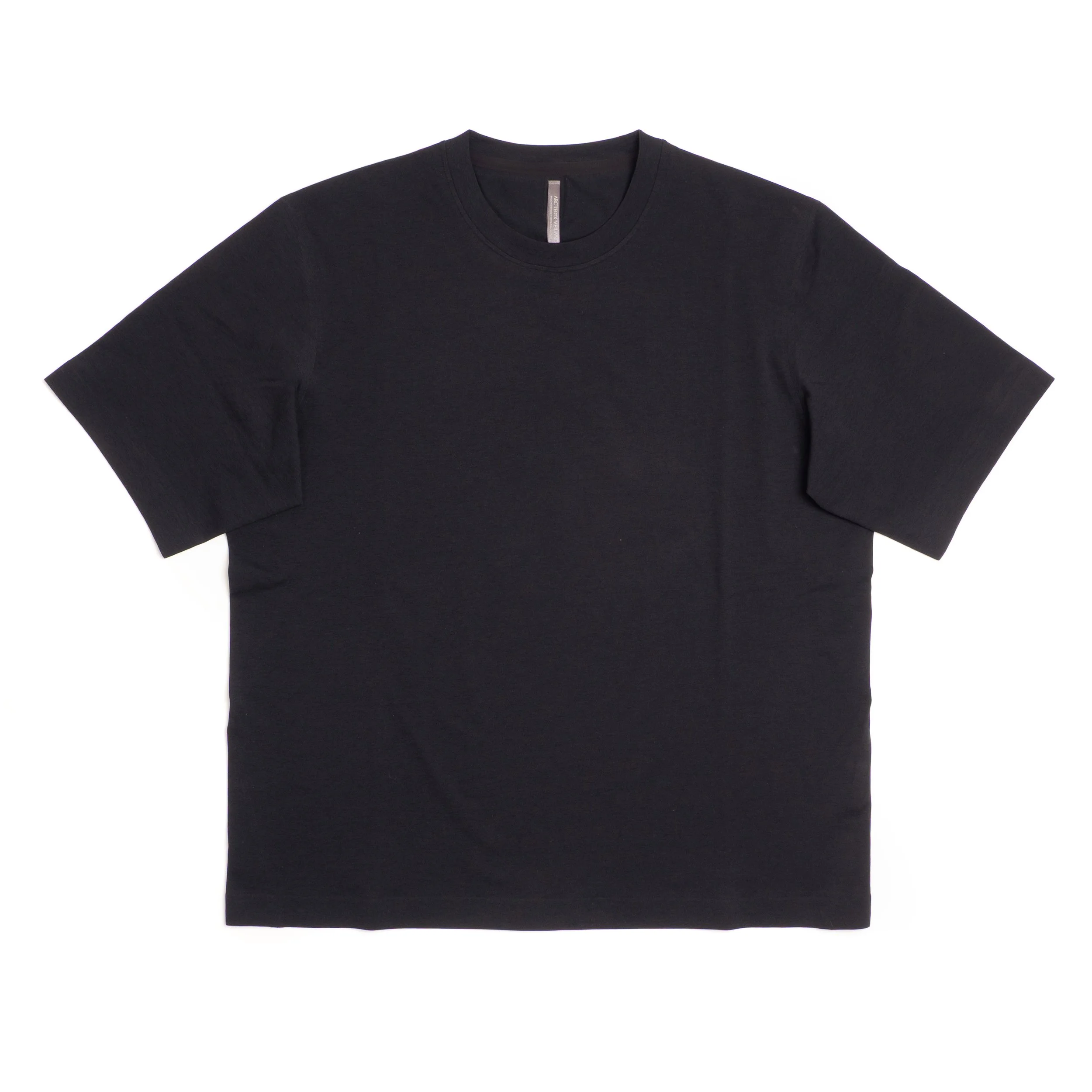 Veilance-Metron-SSTee-Black-01.jpg