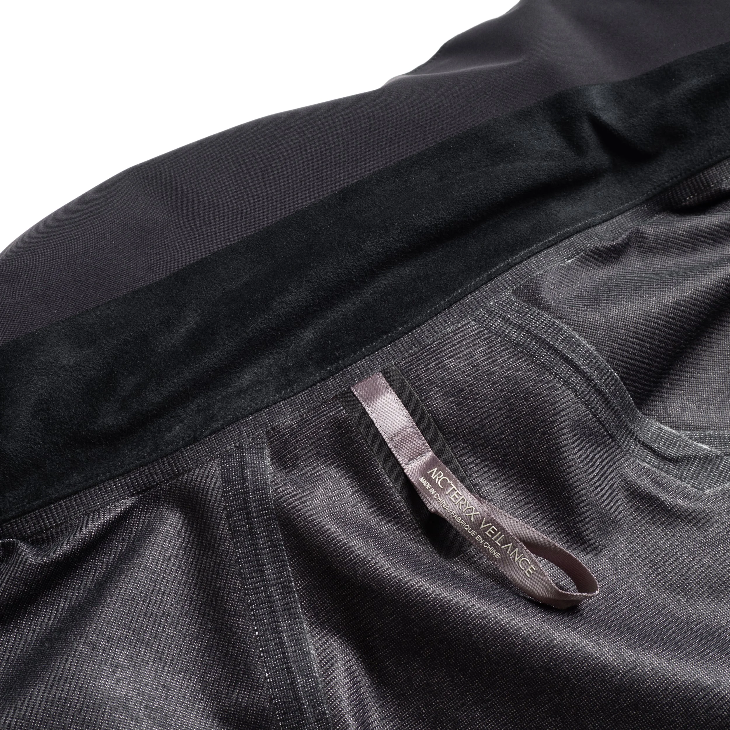 VEILANCE-Field-Jacket-Black-04.jpg