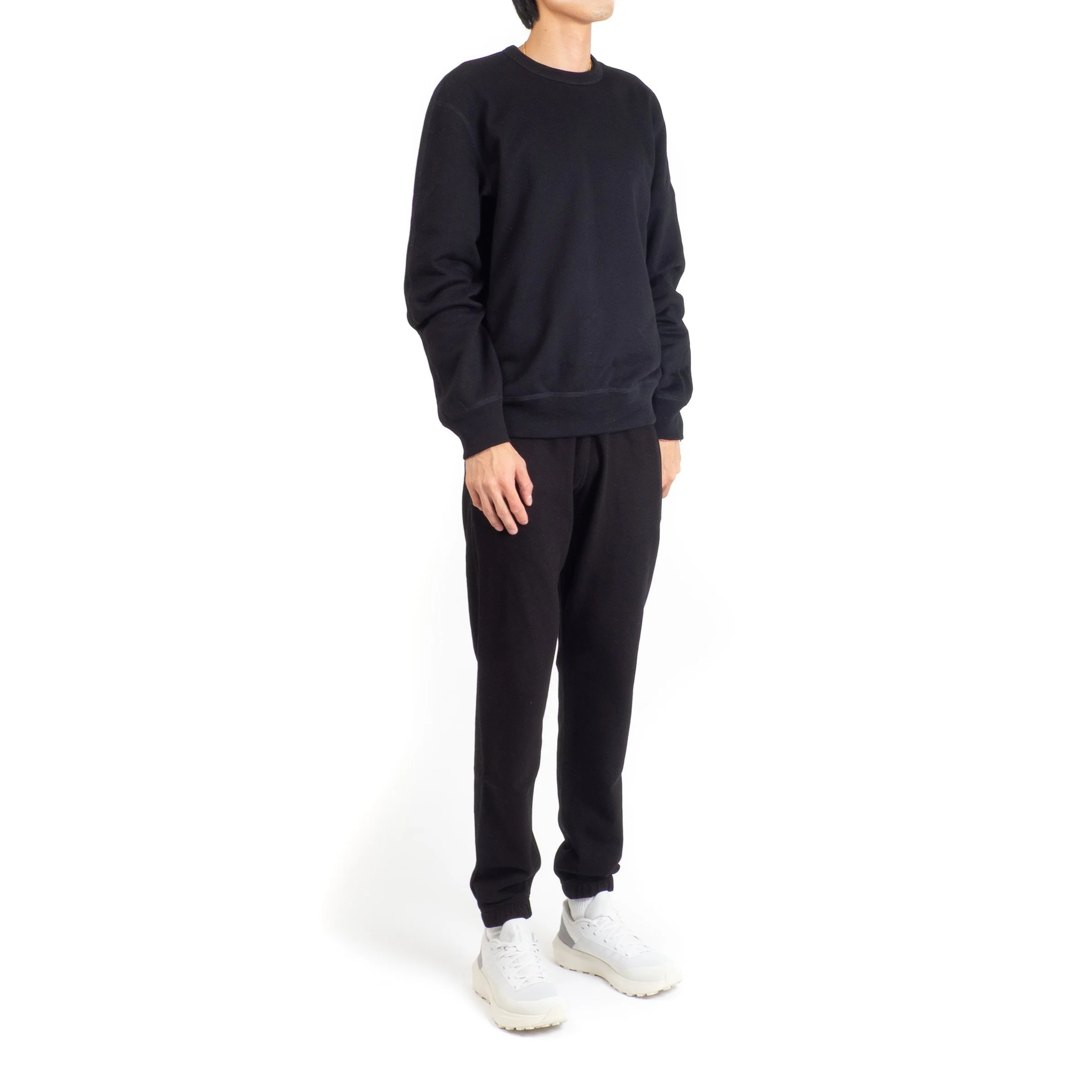 RC-Standard-PulloverCrewneck-Black-02.jpg