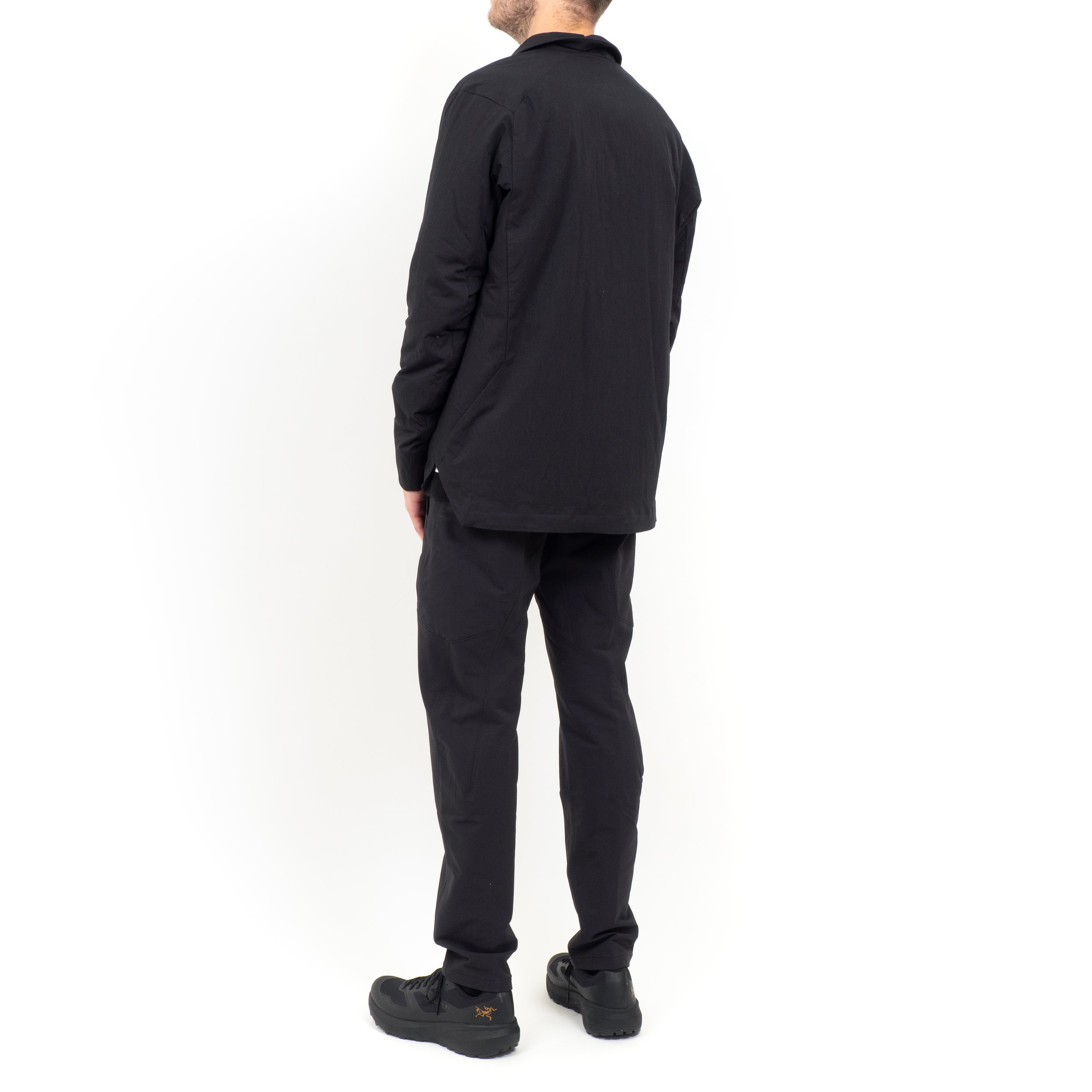 AV-Mionn-IS-OS-Black-OB-02.jpg