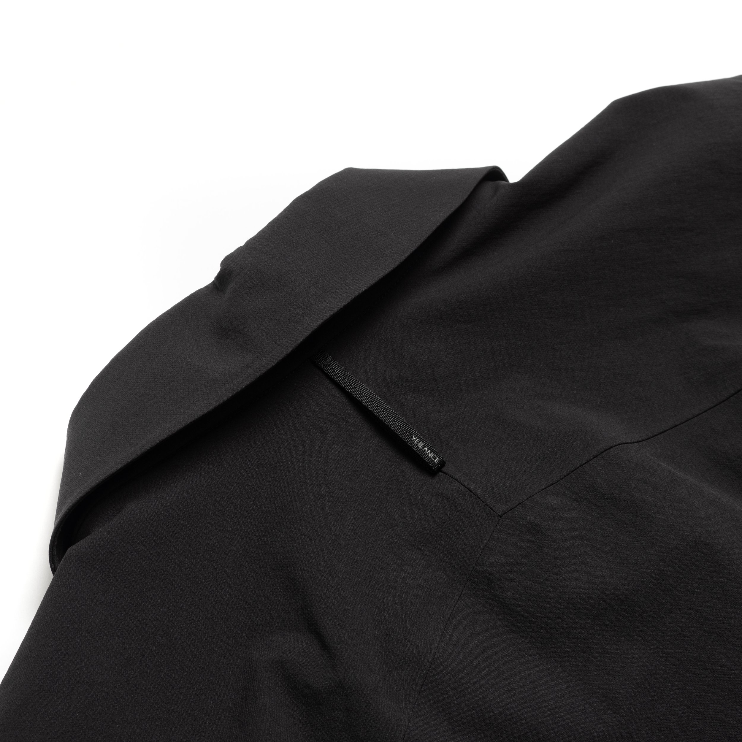 AV-Field-Softshell-Black-04.jpg