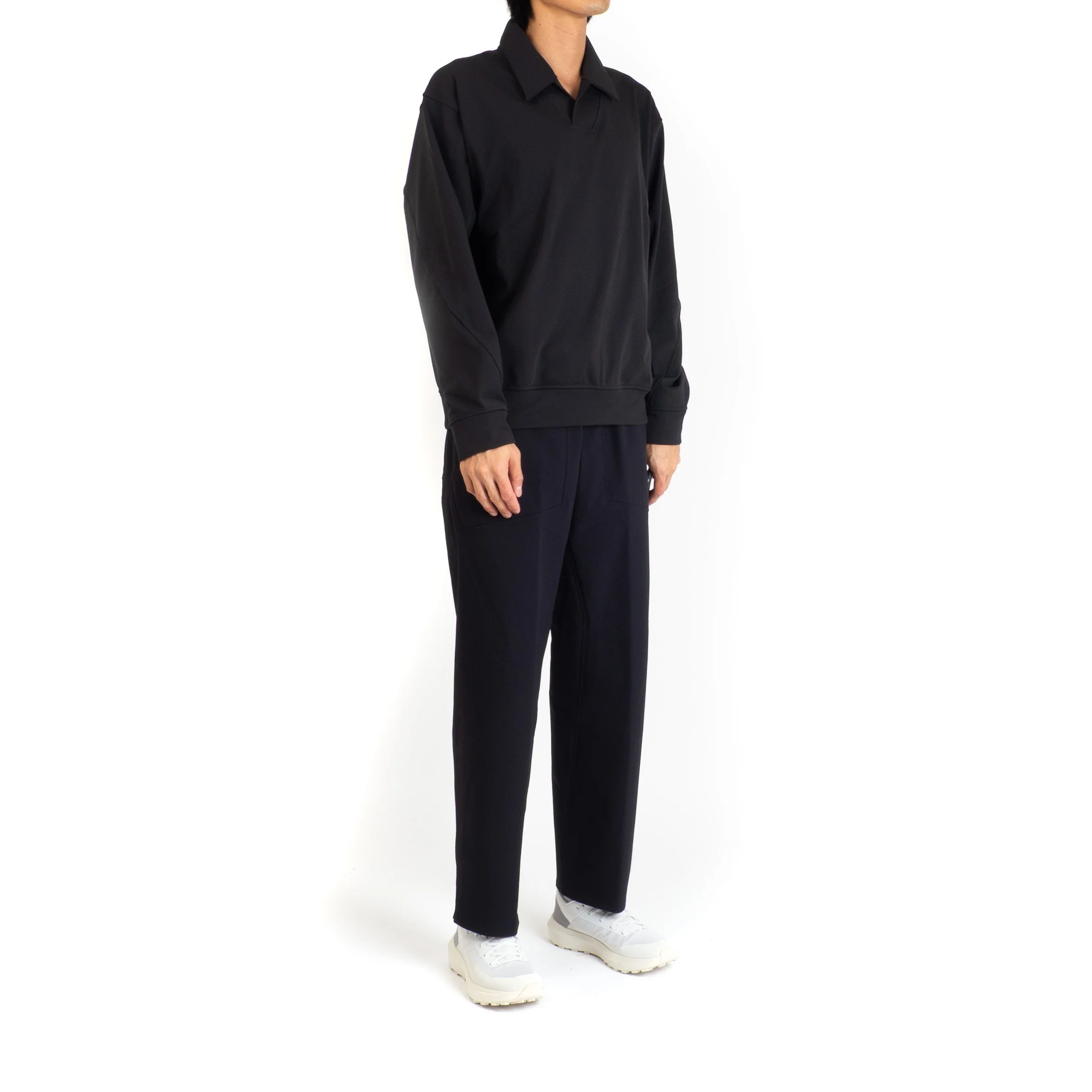 VEILANCE-Consola-Fleece-Black-02.jpg
