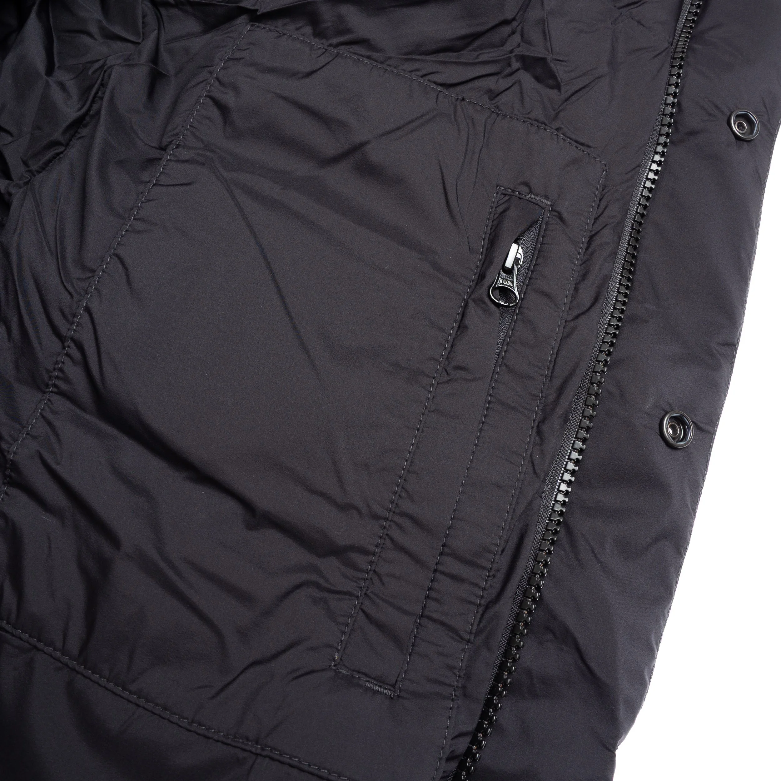 CG-Sterling-Puffer-Black-07.jpg