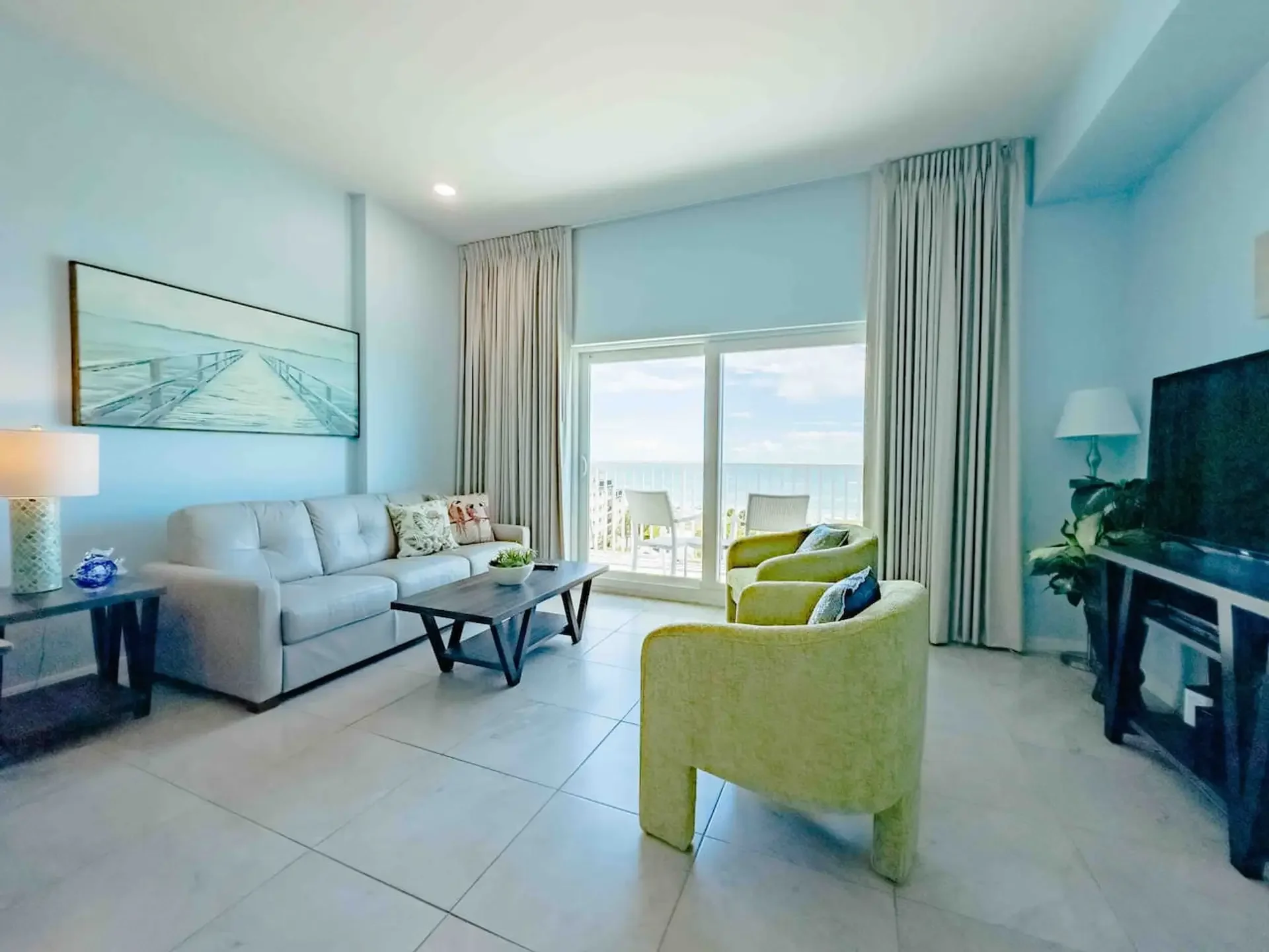 STUNNING Gulf View/BALCONY - 7th Floor @ Johns Pass