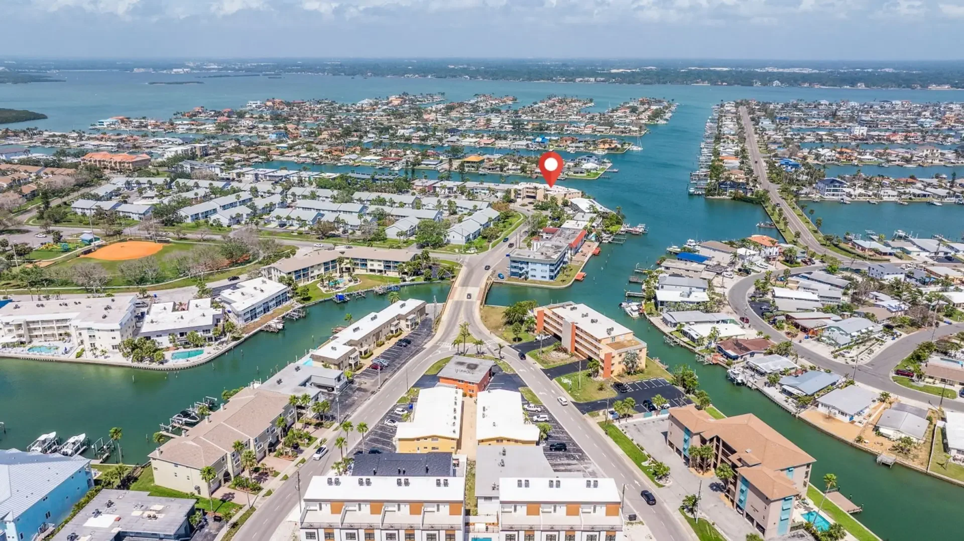 Inter-coastal Piece of Paradise - Walk to Beach