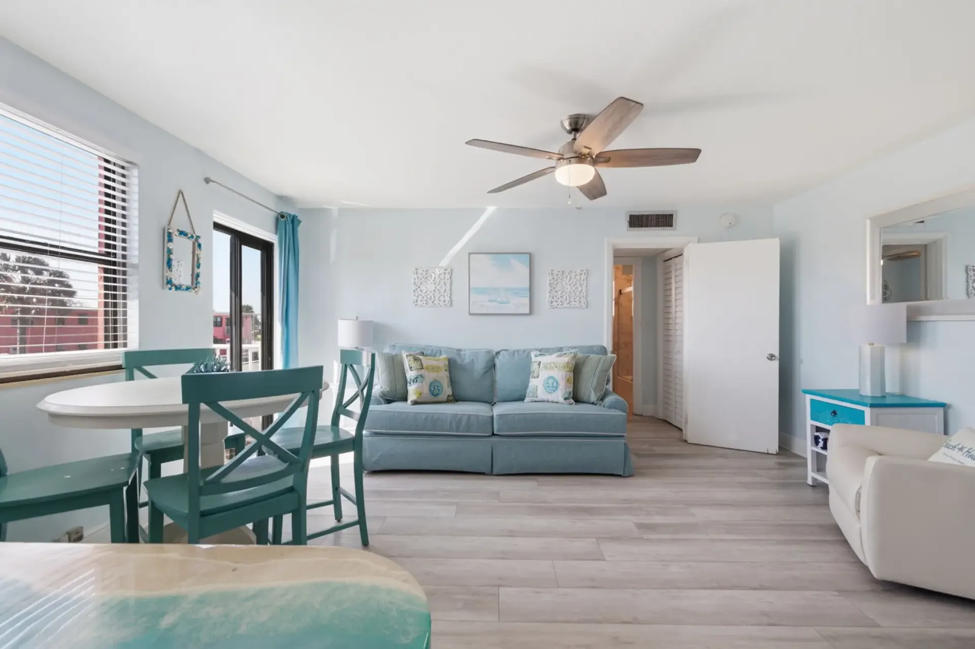 Modern Beauty by the Beach Gulf View Balcony &amp;Pool